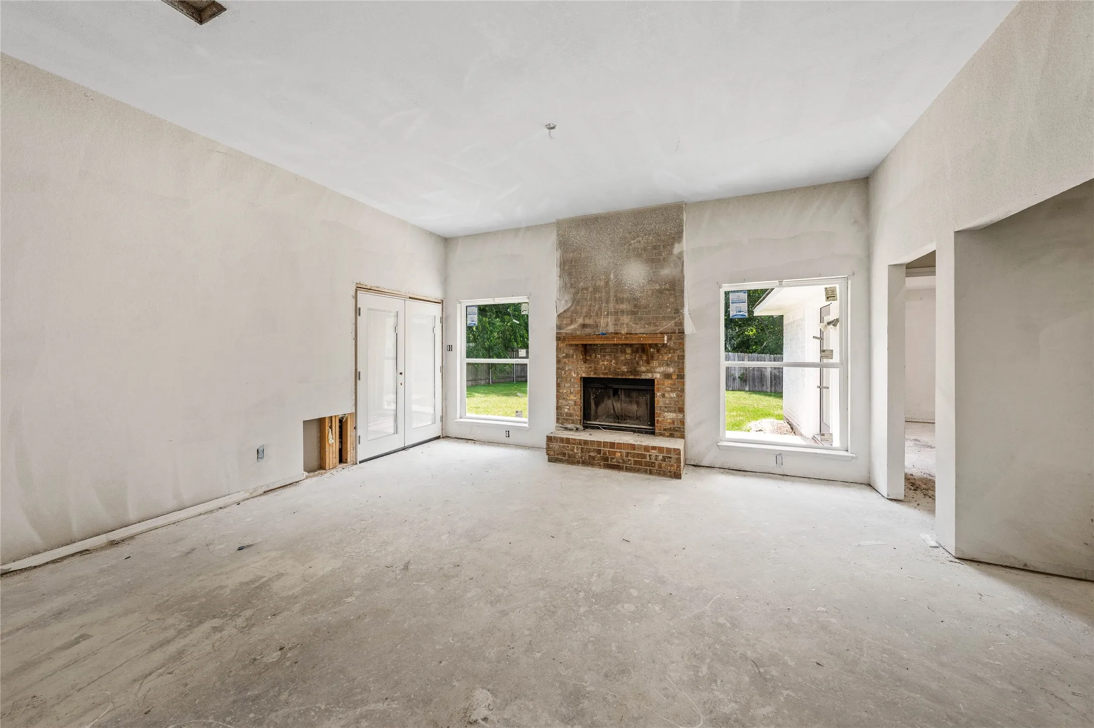 Single Family Residence For Sale in Mc Lennan County , 1923 Ramada Drive, Waco, Texas 76712, 3 Bedroom, 2 Bathroom, 2 Garage spaces, 1,756 Sqft, built in 1994, mls#21227501, Real Estate Agent in Waco, Homes For Sale in Mc Lennan county, Homes For Sale in Waco, Realtor in Waco Texas, Real Estate Brokerage Independent Realty Texas, Luminita Cordes Realtor