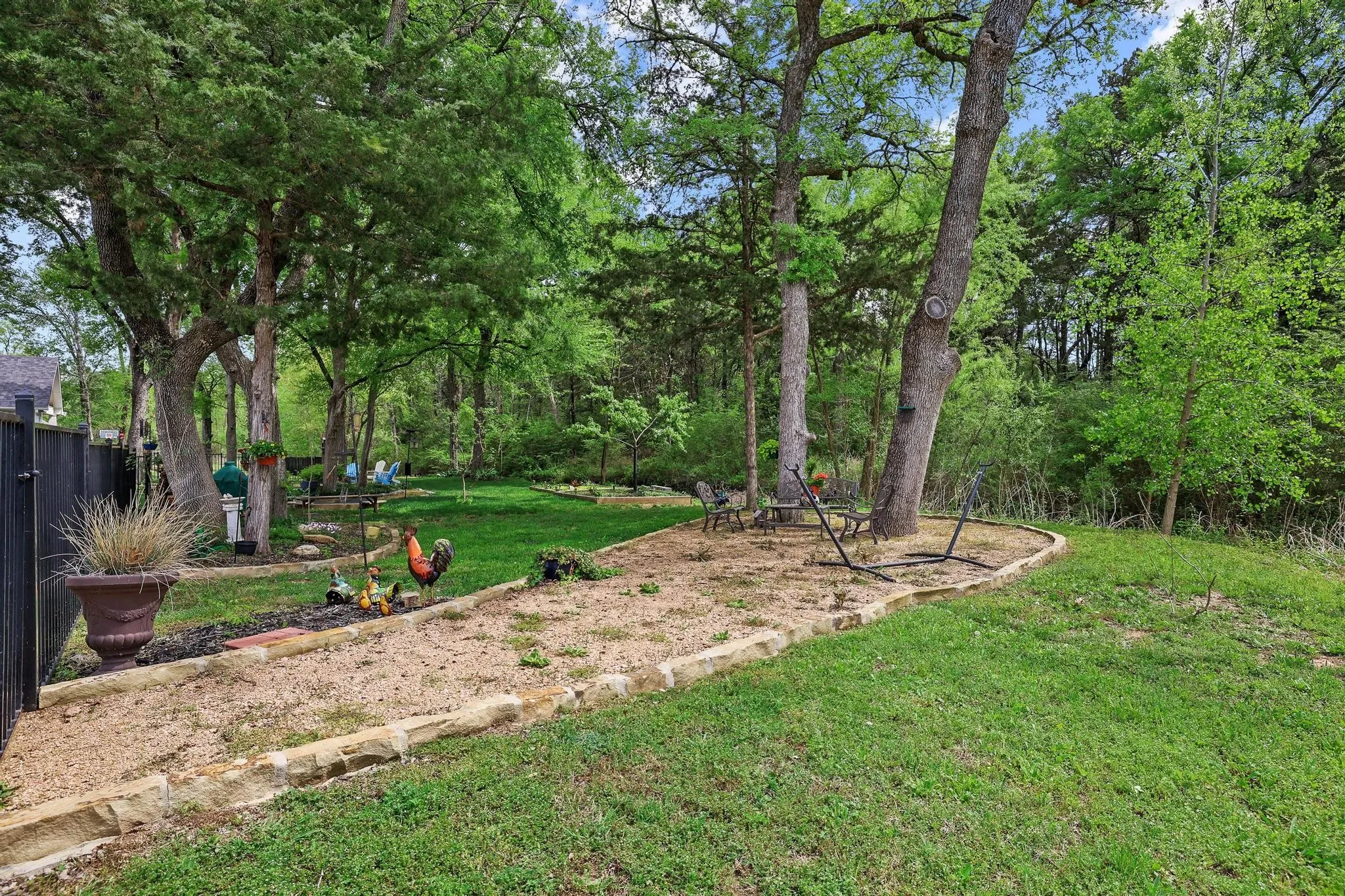View of grassy yard