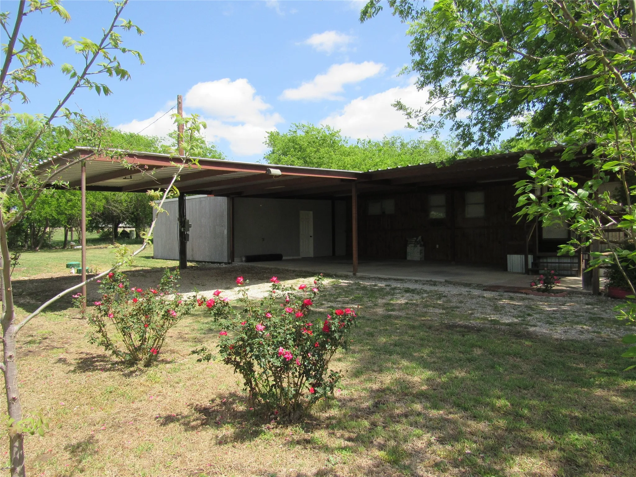 Mobile Home For Sale in Parker County , 8927 Cartwright Drive, Cresson, Texas 76035, 2 Bedrooms, 1 Bathroom, Garage spaces, 1,248 Sqft, built in 0, Price $145,000, mls#21229304, Real Estate Agent in Cresson, Homes For Sale in Parker county, Homes For Sale in Cresson, Realtor in Cresson Texas, Real Estate Brokerage Independent Realty Texas, Luminita Cordes Realtor