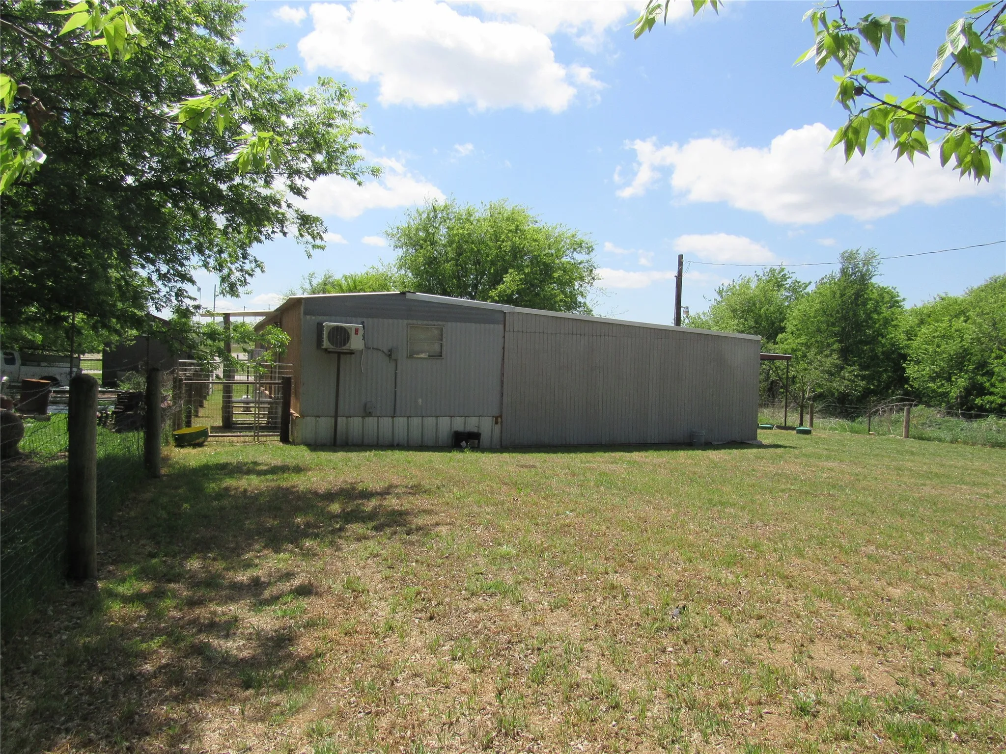 Mobile Home For Sale in Parker County , 8927 Cartwright Drive, Cresson, Texas 76035, 2 Bedrooms, 1 Bathroom, Garage spaces, 1,248 Sqft, built in 0, Price $145,000, mls#21229304, Real Estate Agent in Cresson, Homes For Sale in Parker county, Homes For Sale in Cresson, Realtor in Cresson Texas, Real Estate Brokerage Independent Realty Texas, Luminita Cordes Realtor