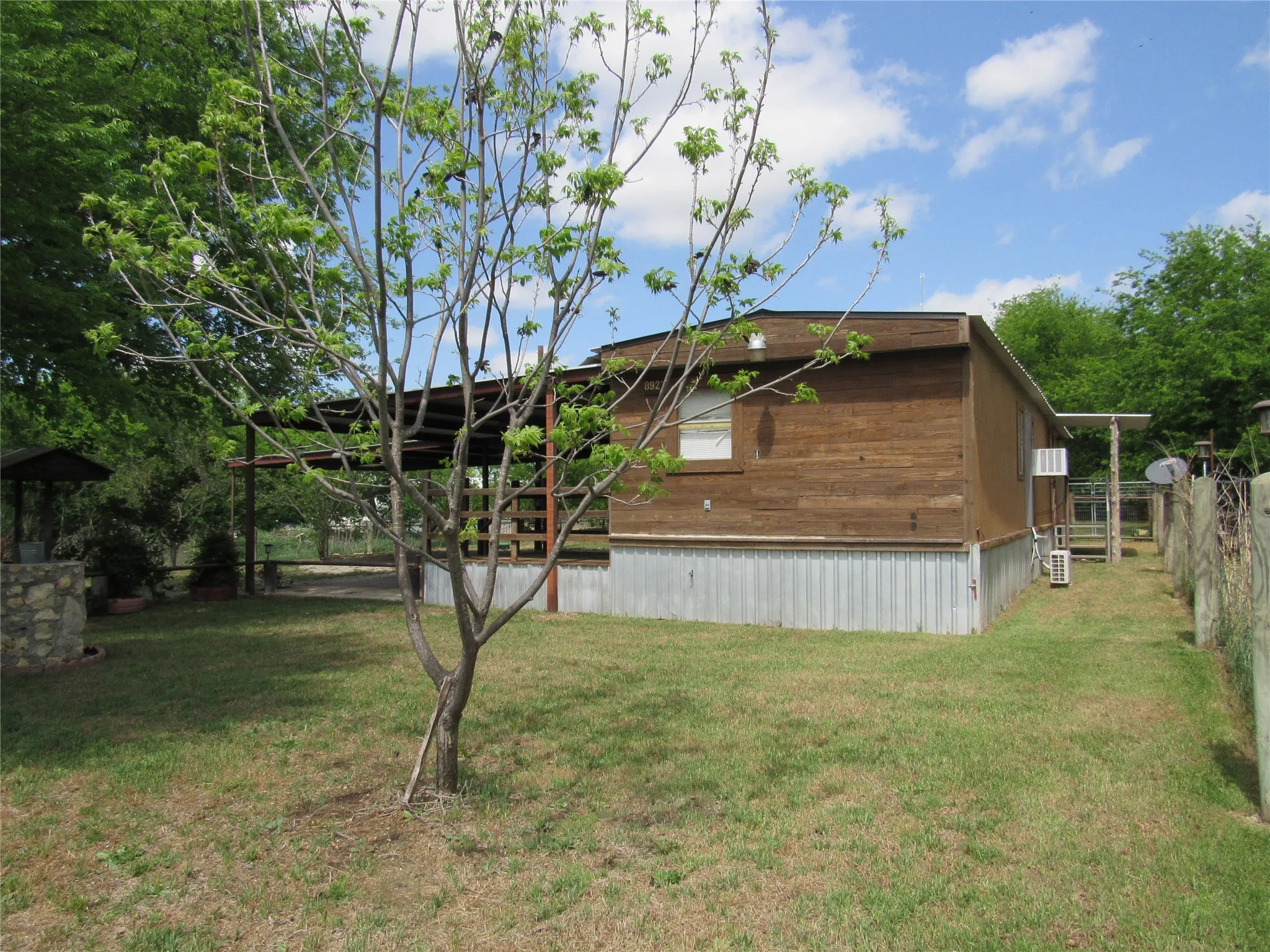 Mobile Home For Sale in Parker County , 8927 Cartwright Drive, Cresson, Texas 76035, 2 Bedrooms, 1 Bathroom, Garage spaces, 1,248 Sqft, built in 0, Price $145,000, mls#21229304, Real Estate Agent in Cresson, Homes For Sale in Parker county, Homes For Sale in Cresson, Realtor in Cresson Texas, Real Estate Brokerage Independent Realty Texas, Luminita Cordes Realtor