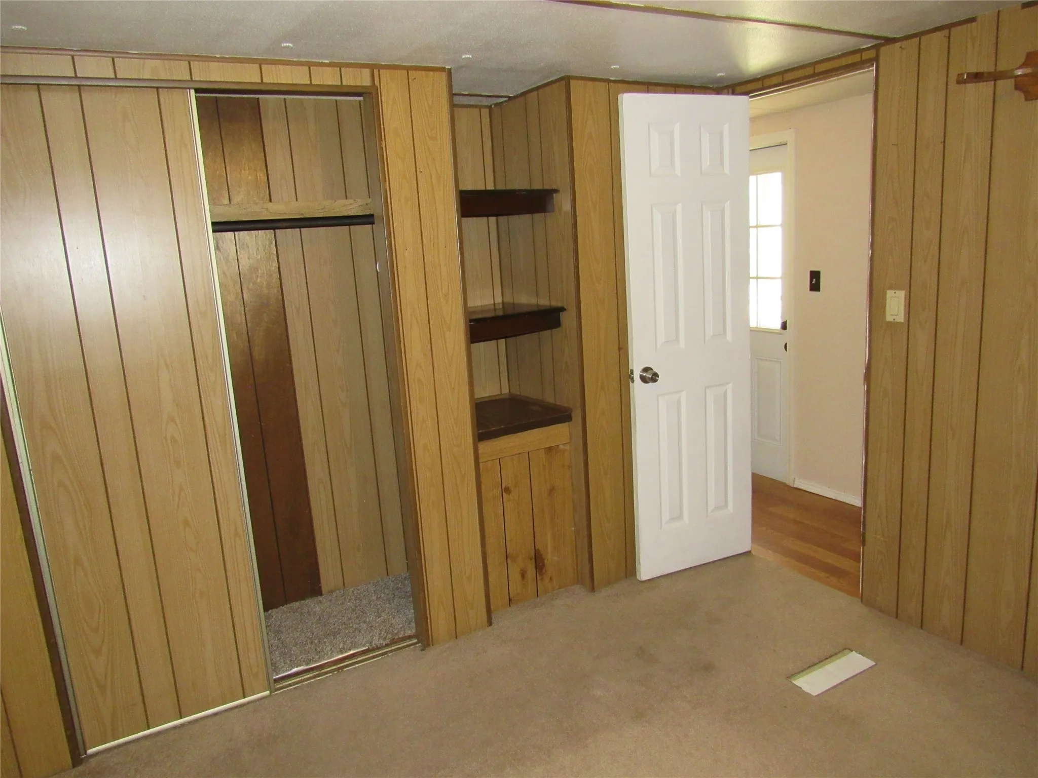 Mobile Home For Sale in Parker County , 8927 Cartwright Drive, Cresson, Texas 76035, 2 Bedrooms, 1 Bathroom, Garage spaces, 1,248 Sqft, built in 0, Price $145,000, mls#21229304, Real Estate Agent in Cresson, Homes For Sale in Parker county, Homes For Sale in Cresson, Realtor in Cresson Texas, Real Estate Brokerage Independent Realty Texas, Luminita Cordes Realtor