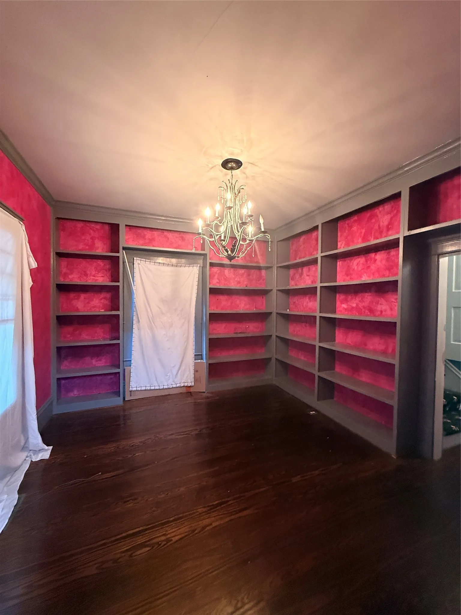 Single Family Residence For Sale in Dallas County , 3918A Bowser Ave, Dallas, Texas 75219, 3 Bedroom, 3 Bathroom, 2 Garage spaces, 2,460 Sqft, built in 1936, mls#21229325, Real Estate Agent in Dallas, Homes For Sale in Dallas county, Homes For Sale in Dallas, Realtor in Dallas Texas, Real Estate Brokerage Independent Realty Texas, Luminita Cordes Realtor