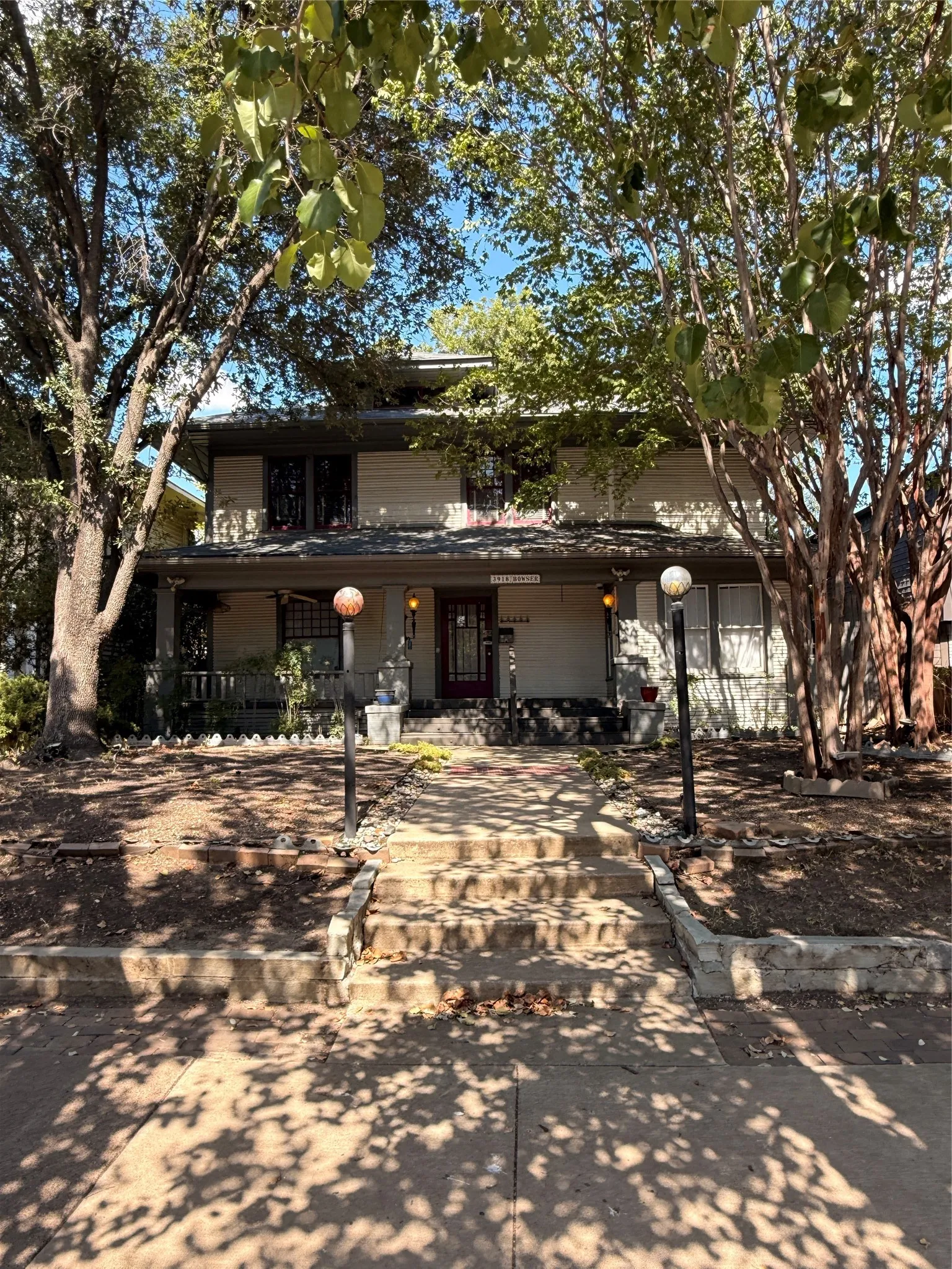 Single Family Residence For Sale in Dallas County , 3918A Bowser Ave, Dallas, Texas 75219, 3 Bedroom, 3 Bathroom, 2 Garage spaces, 2,460 Sqft, built in 1936, mls#21229325, Real Estate Agent in Dallas, Homes For Sale in Dallas county, Homes For Sale in Dallas, Realtor in Dallas Texas, Real Estate Brokerage Independent Realty Texas, Luminita Cordes Realtor