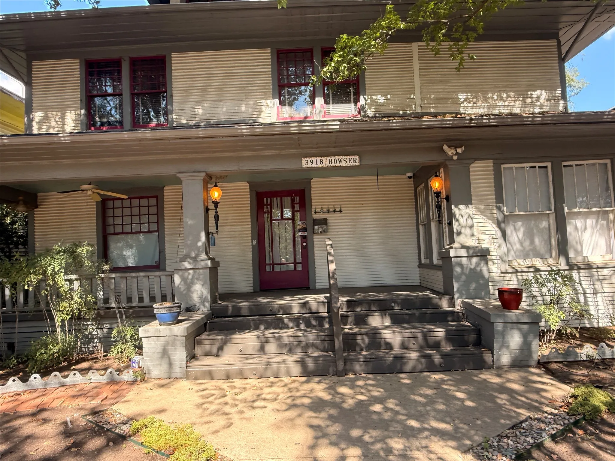 Single Family Residence For Sale in Dallas County , 3918A Bowser Ave, Dallas, Texas 75219, 3 Bedroom, 3 Bathroom, 2 Garage spaces, 2,460 Sqft, built in 1936, mls#21229325, Real Estate Agent in Dallas, Homes For Sale in Dallas county, Homes For Sale in Dallas, Realtor in Dallas Texas, Real Estate Brokerage Independent Realty Texas, Luminita Cordes Realtor