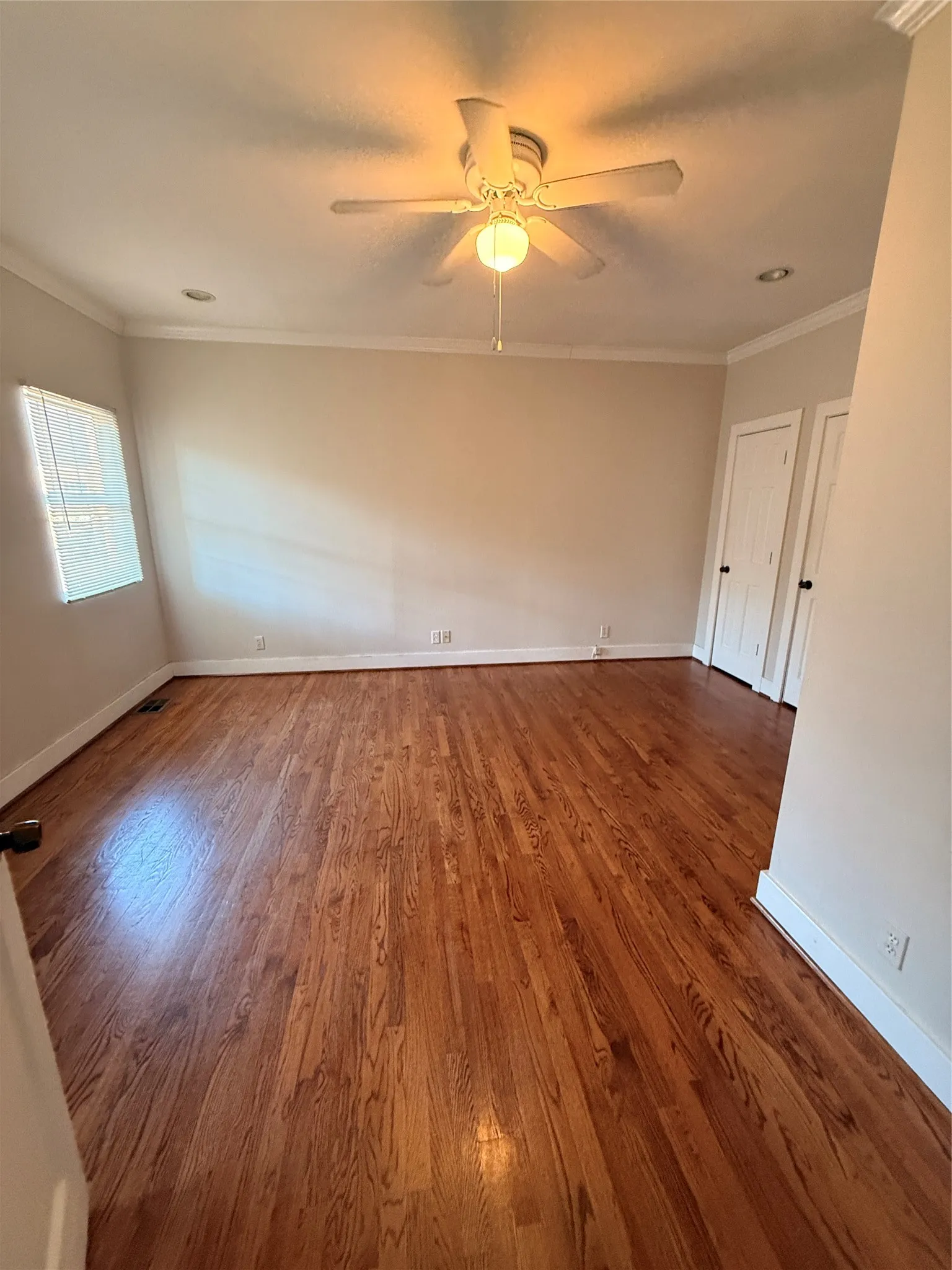 Single Family Residence For Sale in Dallas County , 3918A Bowser Ave, Dallas, Texas 75219, 3 Bedroom, 3 Bathroom, 2 Garage spaces, 2,460 Sqft, built in 1936, mls#21229325, Real Estate Agent in Dallas, Homes For Sale in Dallas county, Homes For Sale in Dallas, Realtor in Dallas Texas, Real Estate Brokerage Independent Realty Texas, Luminita Cordes Realtor