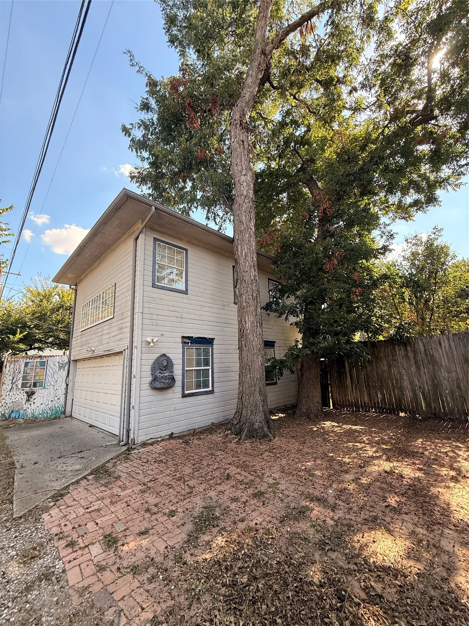 Single Family Residence For Sale in Dallas County , 3918A Bowser Ave, Dallas, Texas 75219, 3 Bedroom, 3 Bathroom, 2 Garage spaces, 2,460 Sqft, built in 1936, mls#21229325, Real Estate Agent in Dallas, Homes For Sale in Dallas county, Homes For Sale in Dallas, Realtor in Dallas Texas, Real Estate Brokerage Independent Realty Texas, Luminita Cordes Realtor