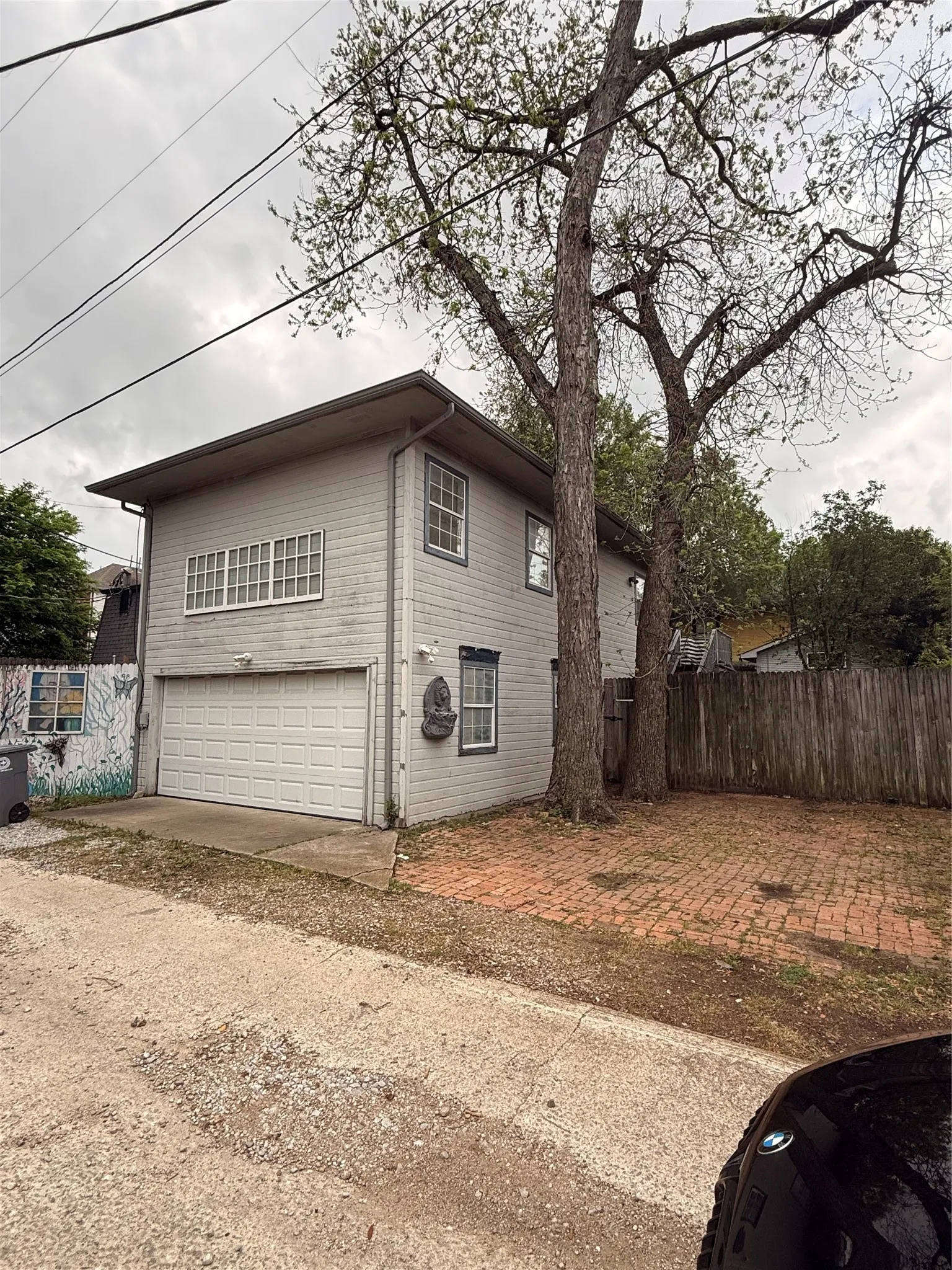 Single Family Residence For Sale in Dallas County , 3918A Bowser Ave, Dallas, Texas 75219, 3 Bedroom, 3 Bathroom, 2 Garage spaces, 2,460 Sqft, built in 1936, mls#21229325, Real Estate Agent in Dallas, Homes For Sale in Dallas county, Homes For Sale in Dallas, Realtor in Dallas Texas, Real Estate Brokerage Independent Realty Texas, Luminita Cordes Realtor