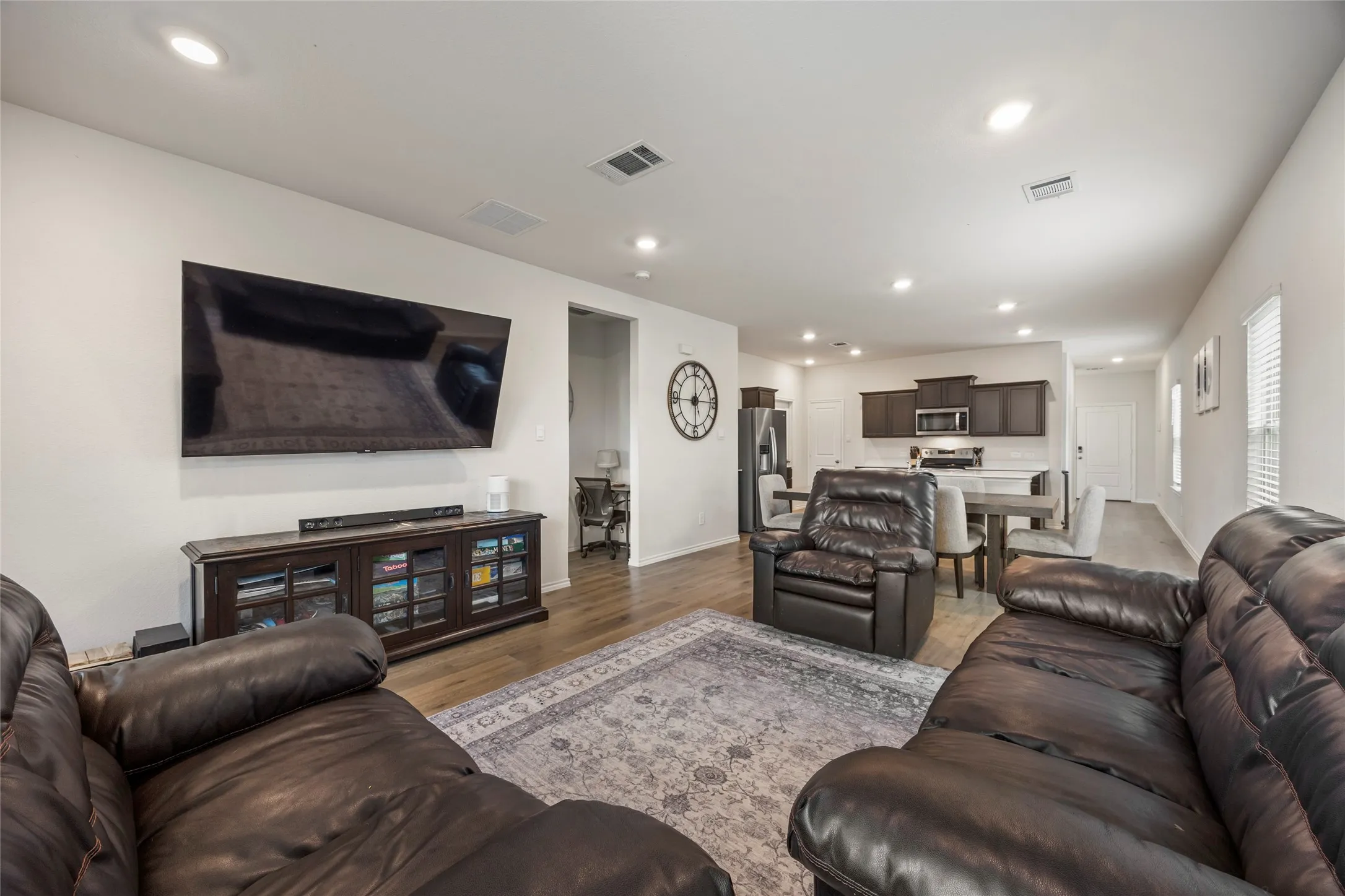 Single Family Residence For Rent in Rockwall County , 444 Vitex Drive, Royse City, Texas 75189, 4 Bedroom, 4 Bathroom, 2 Garage spaces, 2,080 Sqft, built in 2023, Preowned, mls#21229367, Real Estate Agent in Royse City, Homes For Rent in Rockwall county, Homes For Rent in Royse City, Realtor in Royse City Texas, Real Estate Brokerage Independent Realty Texas, Luminita Cordes Realtor