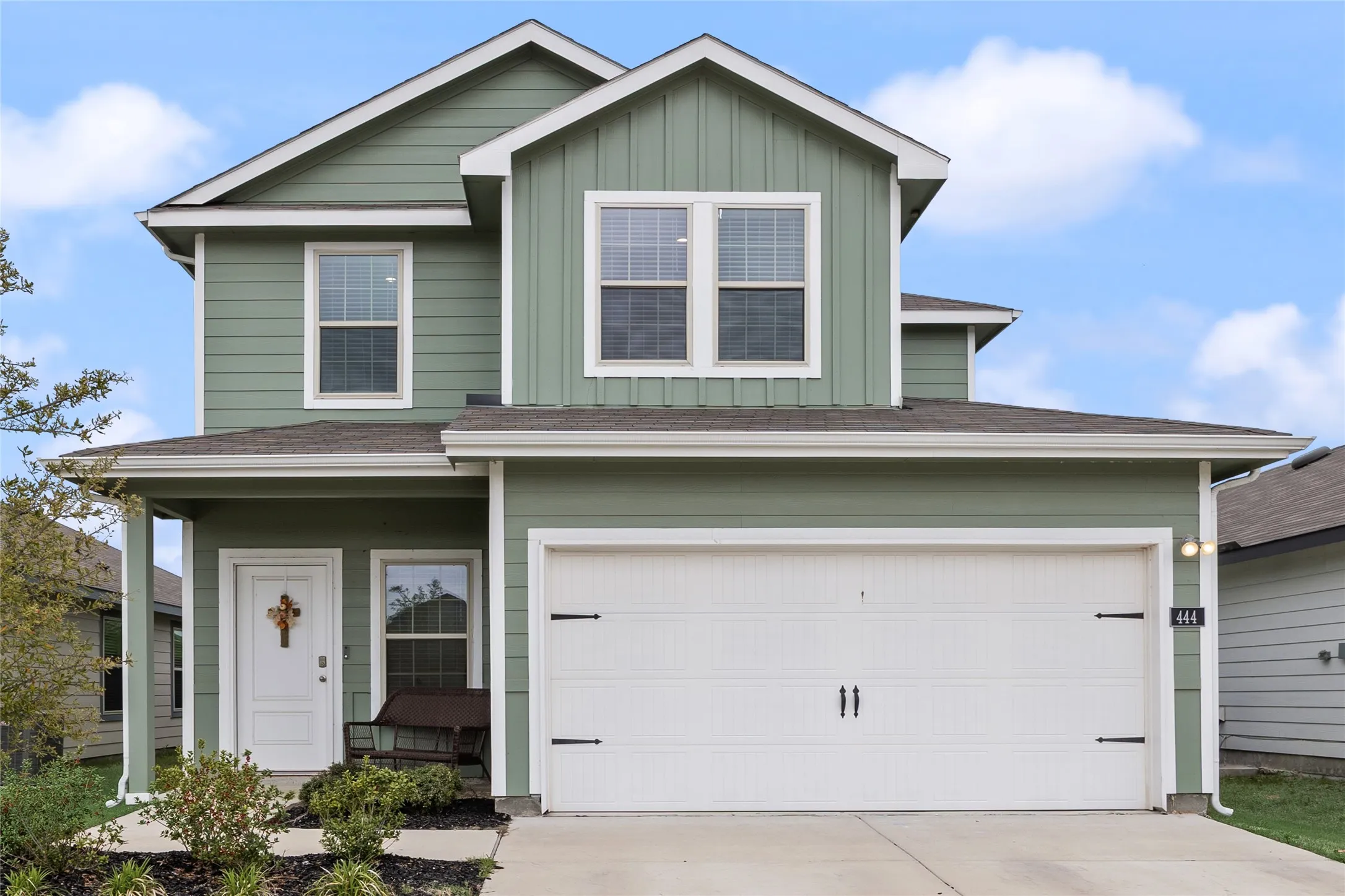 Single Family Residence For Rent in Rockwall County , 444 Vitex Drive, Royse City, Texas 75189, 4 Bedroom, 4 Bathroom, 2 Garage spaces, 2,080 Sqft, built in 2023, Preowned, mls#21229367, Real Estate Agent in Royse City, Homes For Rent in Rockwall county, Homes For Rent in Royse City, Realtor in Royse City Texas, Real Estate Brokerage Independent Realty Texas, Luminita Cordes Realtor