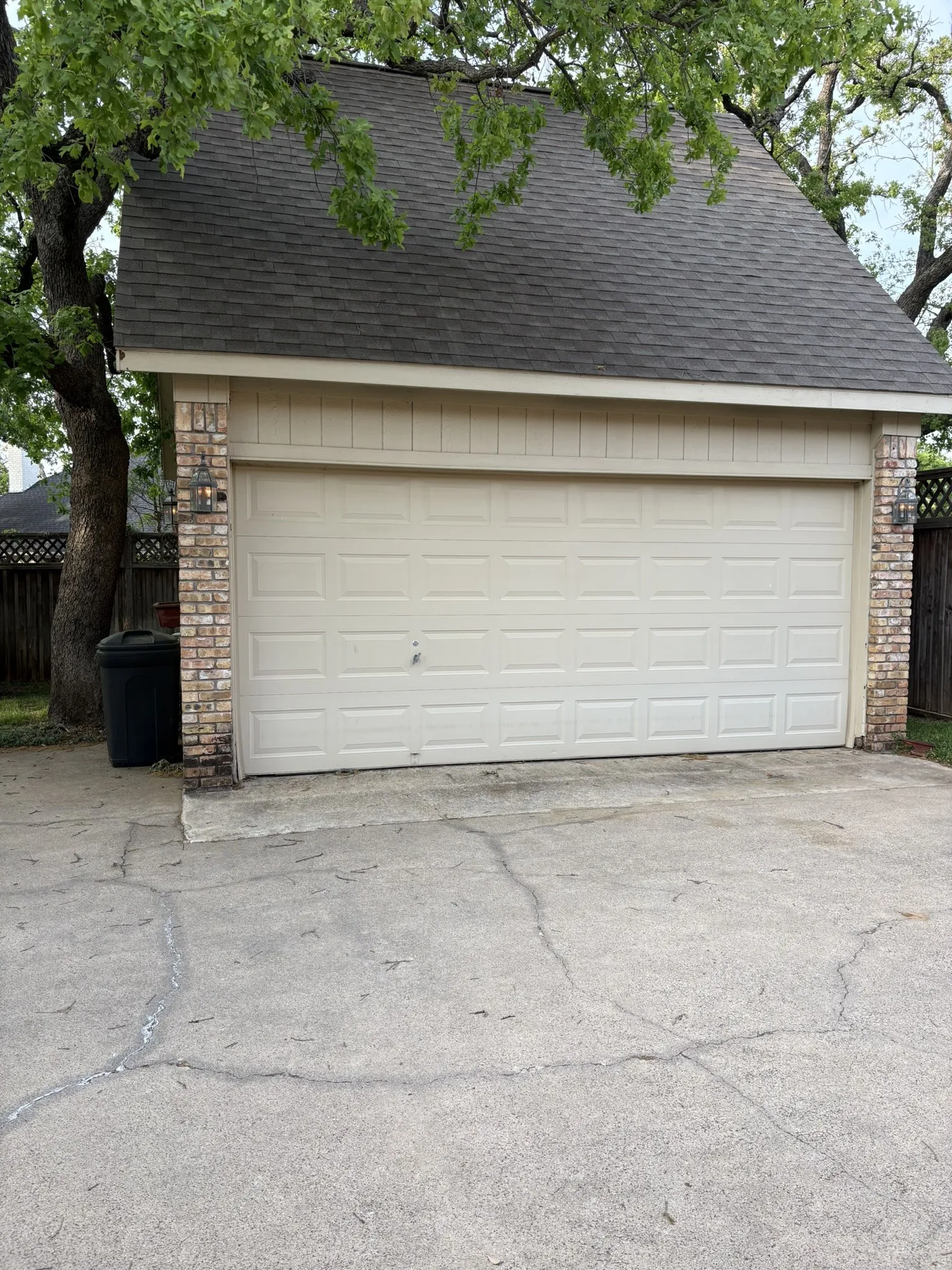 Extra Detached Garage with Bonus Room