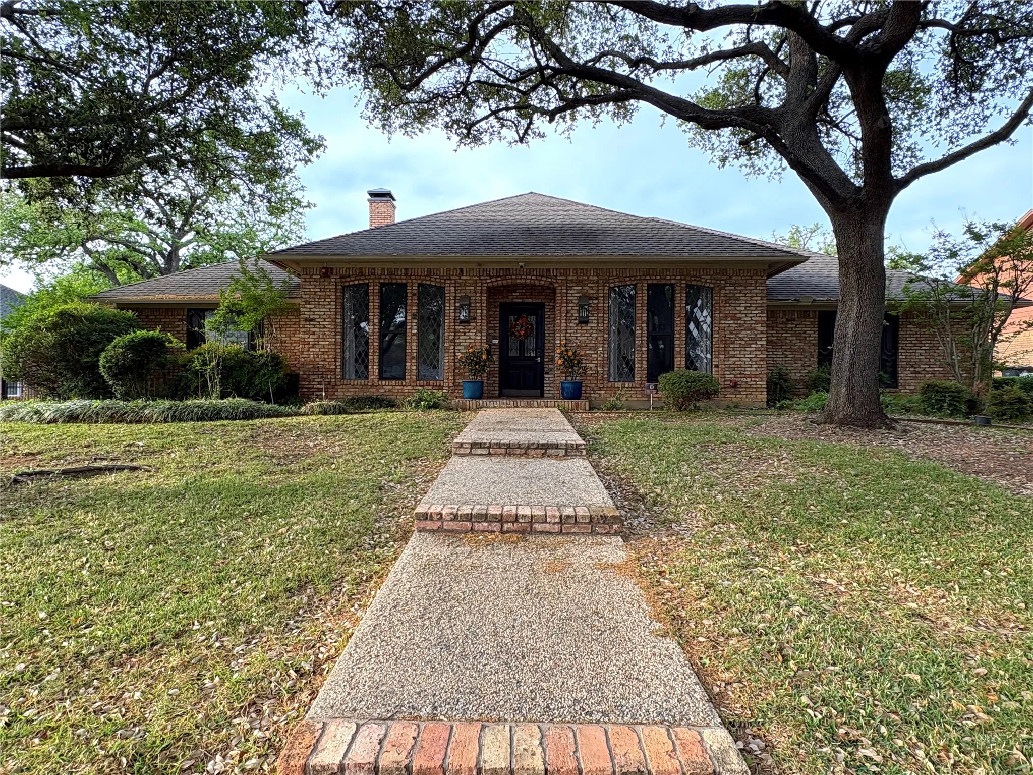 Business For Sale in Tarrant County , 715 Buttermilk Drive, Arlington, Texas 76006, 0, 0, Garage spaces, 2,665 Sqft, built in 1979, Preowned, mls#21228437, Real Estate Agent in Arlington, Homes For Sale in Tarrant county, Homes For Sale in Arlington, Realtor in Arlington Texas, Real Estate Brokerage Independent Realty Texas, Luminita Cordes Realtor