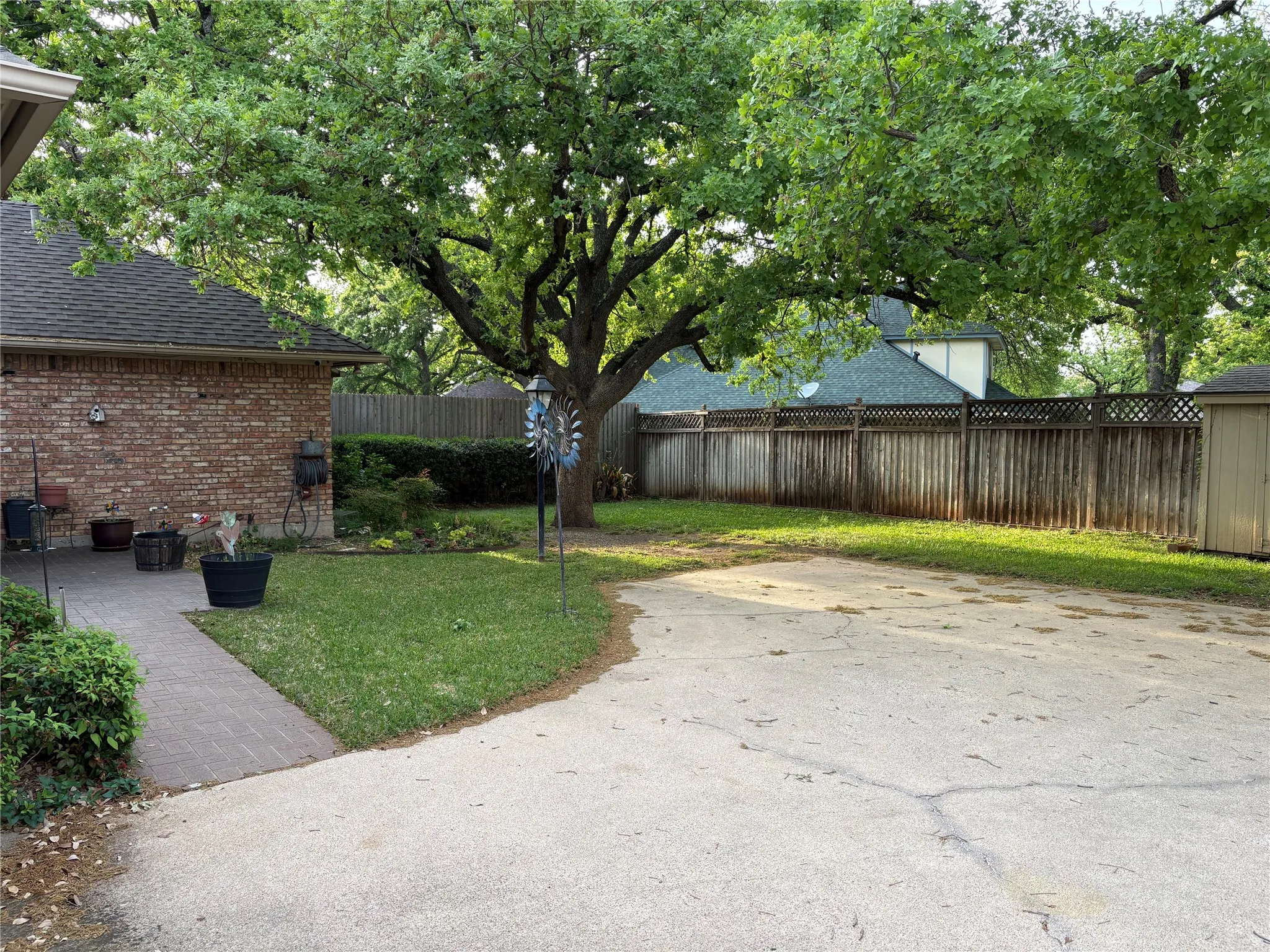 Business For Sale in Tarrant County , 715 Buttermilk Drive, Arlington, Texas 76006, 0, 0, Garage spaces, 2,665 Sqft, built in 1979, Preowned, mls#21228437, Real Estate Agent in Arlington, Homes For Sale in Tarrant county, Homes For Sale in Arlington, Realtor in Arlington Texas, Real Estate Brokerage Independent Realty Texas, Luminita Cordes Realtor