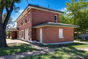 Single Family Residence For Sale in Taylor County , 802A Orange Street, Abilene, Texas 79601, 11 Bedroom, 6 Bathroom, Garage spaces, 6,218 Sqft, built in 1925, Preowned, mls#21229462, Real Estate Agent in Abilene, Homes For Sale in Taylor county, Homes For Sale in Abilene, Realtor in Abilene Texas, Real Estate Brokerage Independent Realty Texas, Luminita Cordes Realtor
