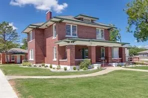 Single Family Residence For Sale in Taylor County , 802A Orange Street, Abilene, Texas 79601, 11 Bedroom, 6 Bathroom, Garage spaces, 6,218 Sqft, built in 1925, Preowned, mls#21229462, Real Estate Agent in Abilene, Homes For Sale in Taylor county, Homes For Sale in Abilene, Realtor in Abilene Texas, Real Estate Brokerage Independent Realty Texas, Luminita Cordes Realtor