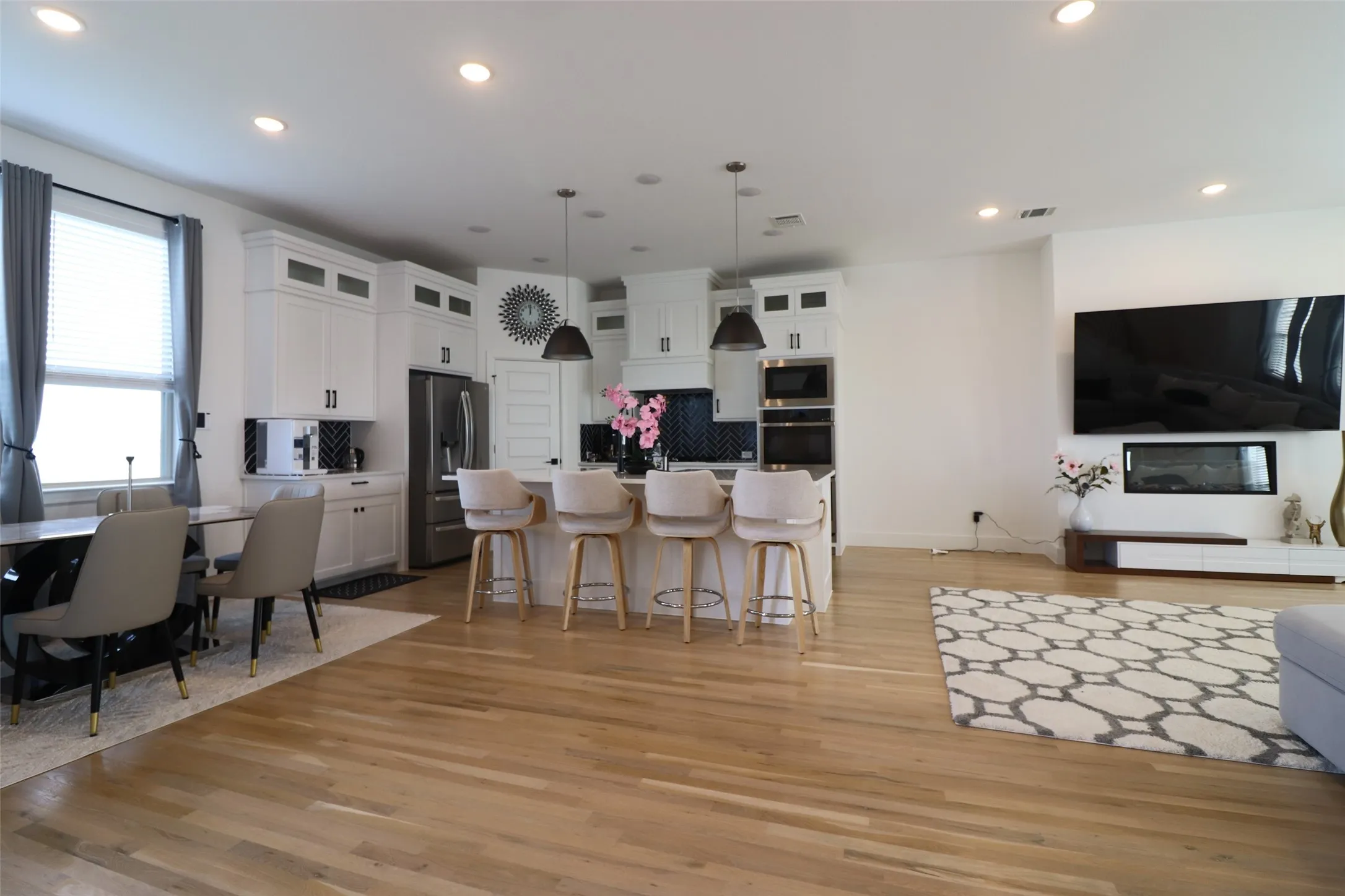 Single Family Residence For Rent in Rockwall County , 1205 Marc Place, Rowlett, Texas 75088, 4 Bedroom, 4 Bathroom, 2 Garage spaces, 2,261 Sqft, built in 2024, mls#21229546, Real Estate Agent in Rowlett, Homes For Rent in Rockwall county, Homes For Rent in Rowlett, Realtor in Rowlett Texas, Real Estate Brokerage Independent Realty Texas, Luminita Cordes Realtor