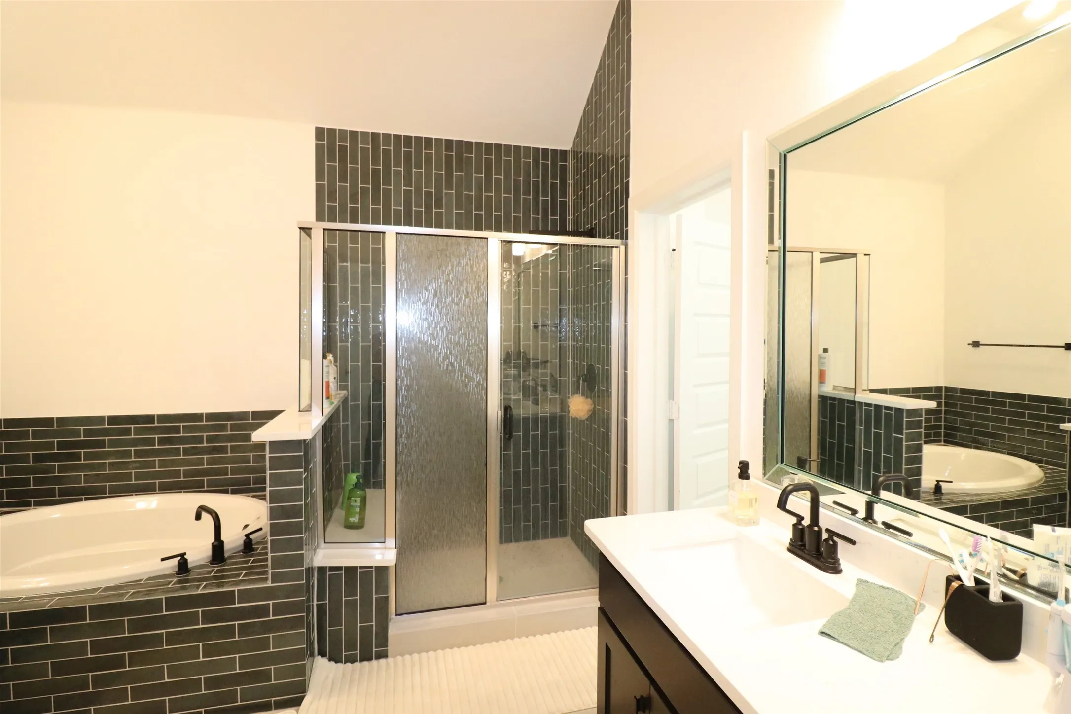 Single Family Residence For Rent in Rockwall County , 1205 Marc Place, Rowlett, Texas 75088, 4 Bedroom, 4 Bathroom, 2 Garage spaces, 2,261 Sqft, built in 2024, mls#21229546, Real Estate Agent in Rowlett, Homes For Rent in Rockwall county, Homes For Rent in Rowlett, Realtor in Rowlett Texas, Real Estate Brokerage Independent Realty Texas, Luminita Cordes Realtor