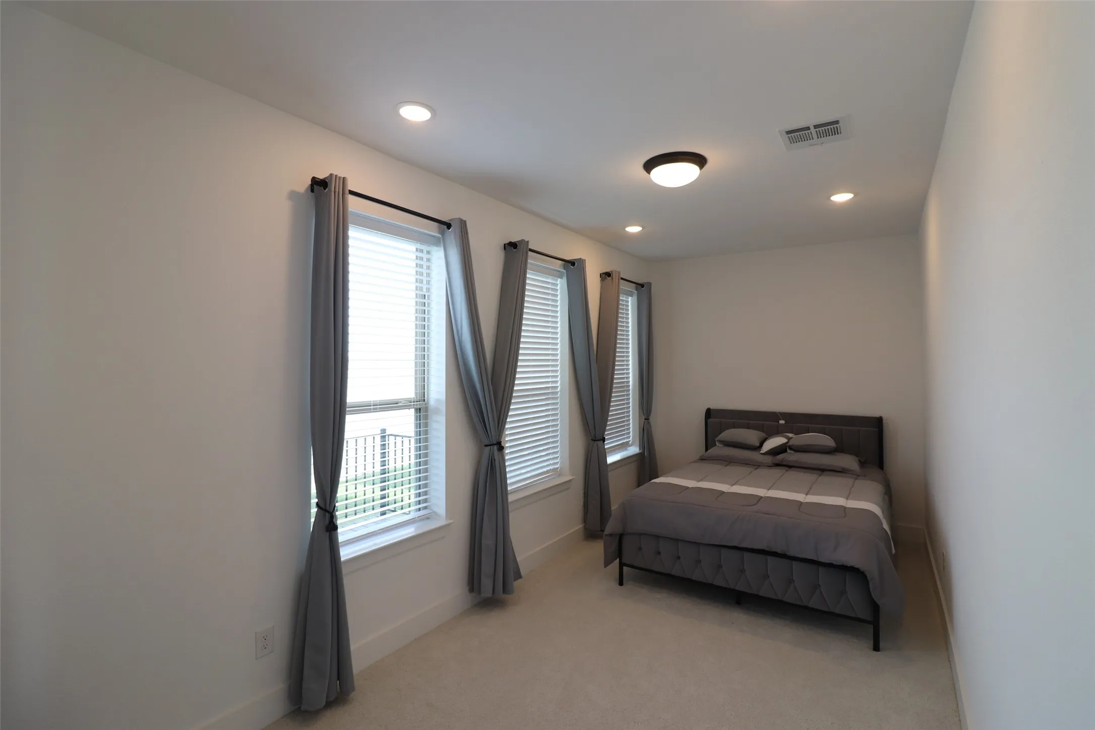Single Family Residence For Rent in Rockwall County , 1205 Marc Place, Rowlett, Texas 75088, 4 Bedroom, 4 Bathroom, 2 Garage spaces, 2,261 Sqft, built in 2024, mls#21229546, Real Estate Agent in Rowlett, Homes For Rent in Rockwall county, Homes For Rent in Rowlett, Realtor in Rowlett Texas, Real Estate Brokerage Independent Realty Texas, Luminita Cordes Realtor