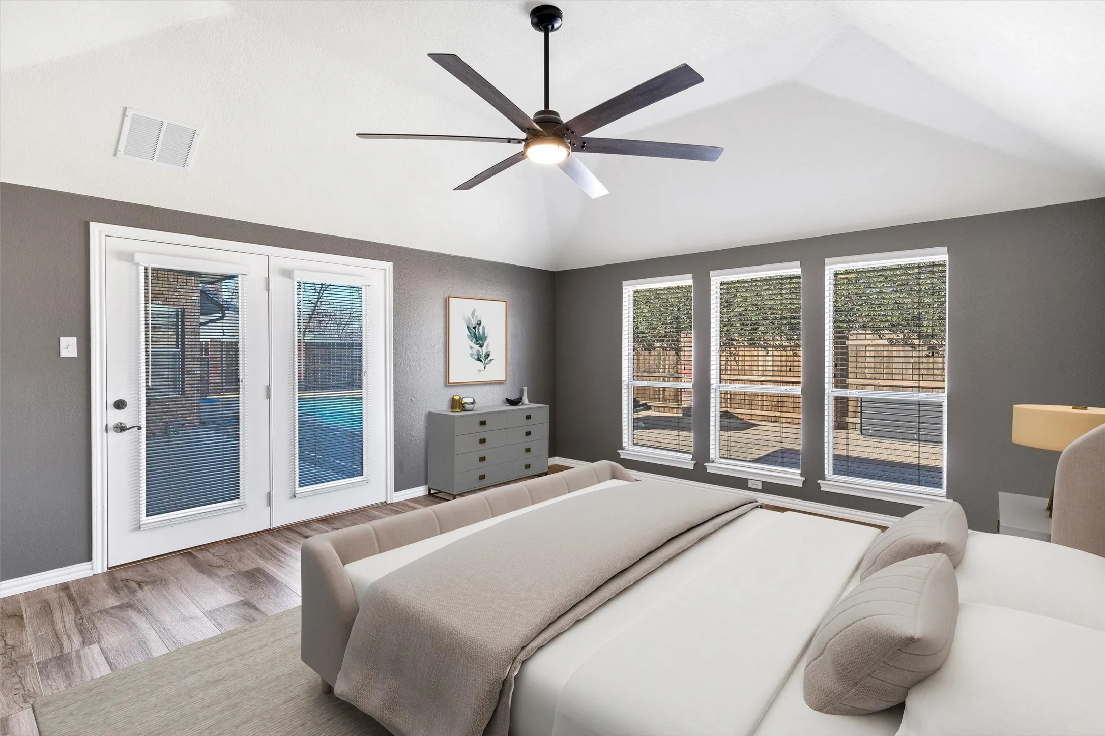 Single Family Residence For Sale in Hood County , 9219 Hanging Moss Drive, Granbury, Texas 76049, 3 Bedroom, 3 Bathroom, 2 Garage spaces, 2,346 Sqft, built in 1994, mls#21219010, Real Estate Agent in Granbury, Homes For Sale in Hood county, Homes For Sale in Granbury, Realtor in Granbury Texas, Real Estate Brokerage Independent Realty Texas, Luminita Cordes Realtor