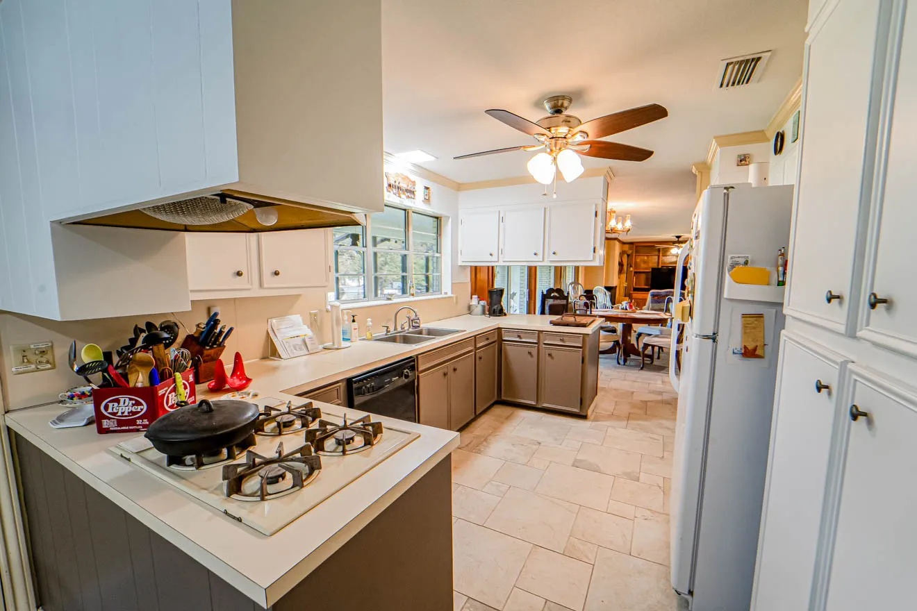 Single Family Residence For Sale in Stephens County , 10325 County Road 197, Breckenridge, Texas 76424, 3 Bedroom, 3 Bathroom, 2 Garage spaces, 1,688 Sqft, built in 1972, mls#21229575, Real Estate Agent in Breckenridge, Homes For Sale in Stephens county, Homes For Sale in Breckenridge, Realtor in Breckenridge Texas, Real Estate Brokerage Independent Realty Texas, Luminita Cordes Realtor