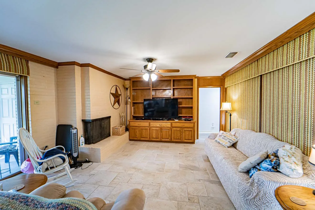 Single Family Residence For Sale in Stephens County , 10325 County Road 197, Breckenridge, Texas 76424, 3 Bedroom, 3 Bathroom, 2 Garage spaces, 1,688 Sqft, built in 1972, mls#21229575, Real Estate Agent in Breckenridge, Homes For Sale in Stephens county, Homes For Sale in Breckenridge, Realtor in Breckenridge Texas, Real Estate Brokerage Independent Realty Texas, Luminita Cordes Realtor