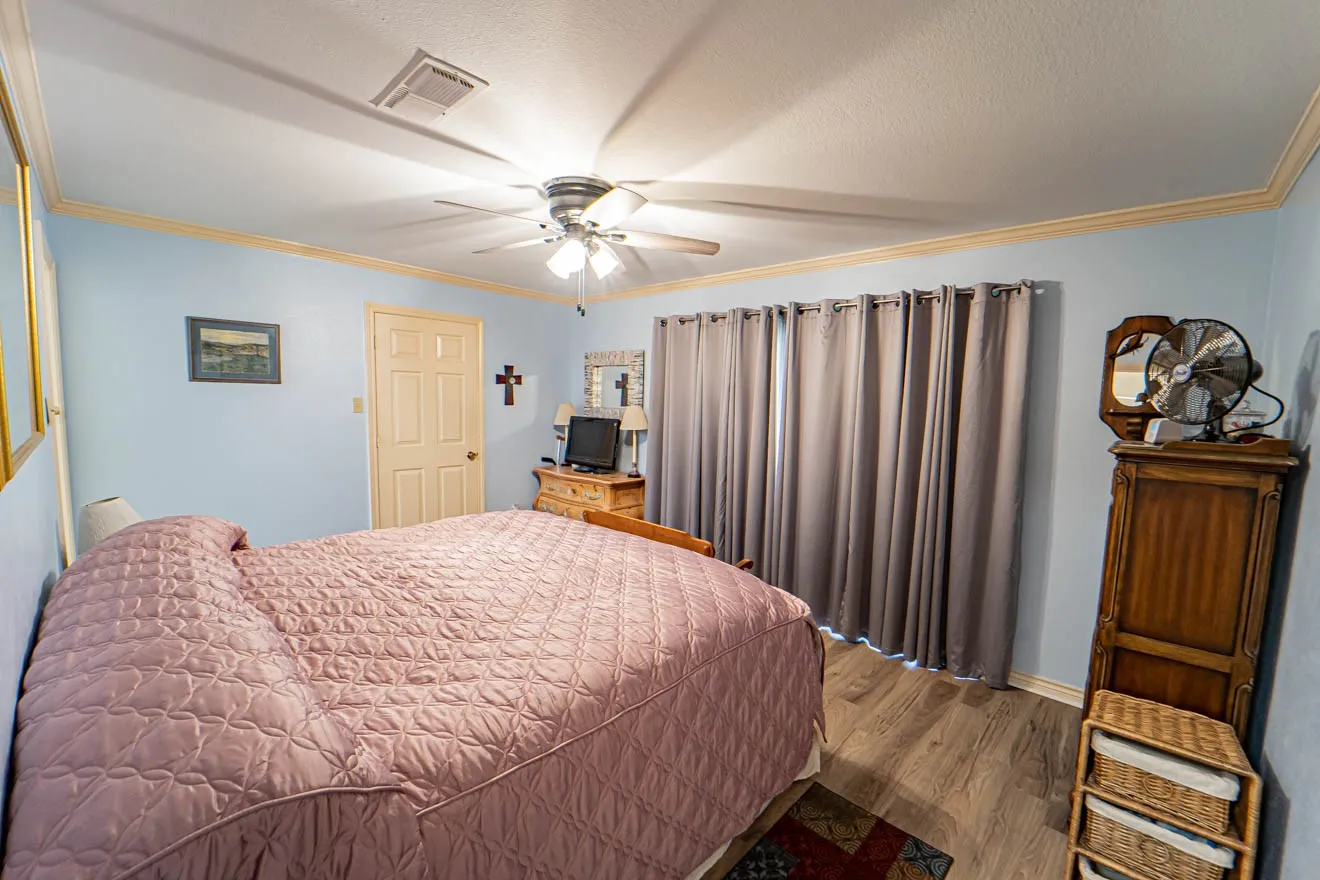 Single Family Residence For Sale in Stephens County , 10325 County Road 197, Breckenridge, Texas 76424, 3 Bedroom, 3 Bathroom, 2 Garage spaces, 1,688 Sqft, built in 1972, mls#21229575, Real Estate Agent in Breckenridge, Homes For Sale in Stephens county, Homes For Sale in Breckenridge, Realtor in Breckenridge Texas, Real Estate Brokerage Independent Realty Texas, Luminita Cordes Realtor