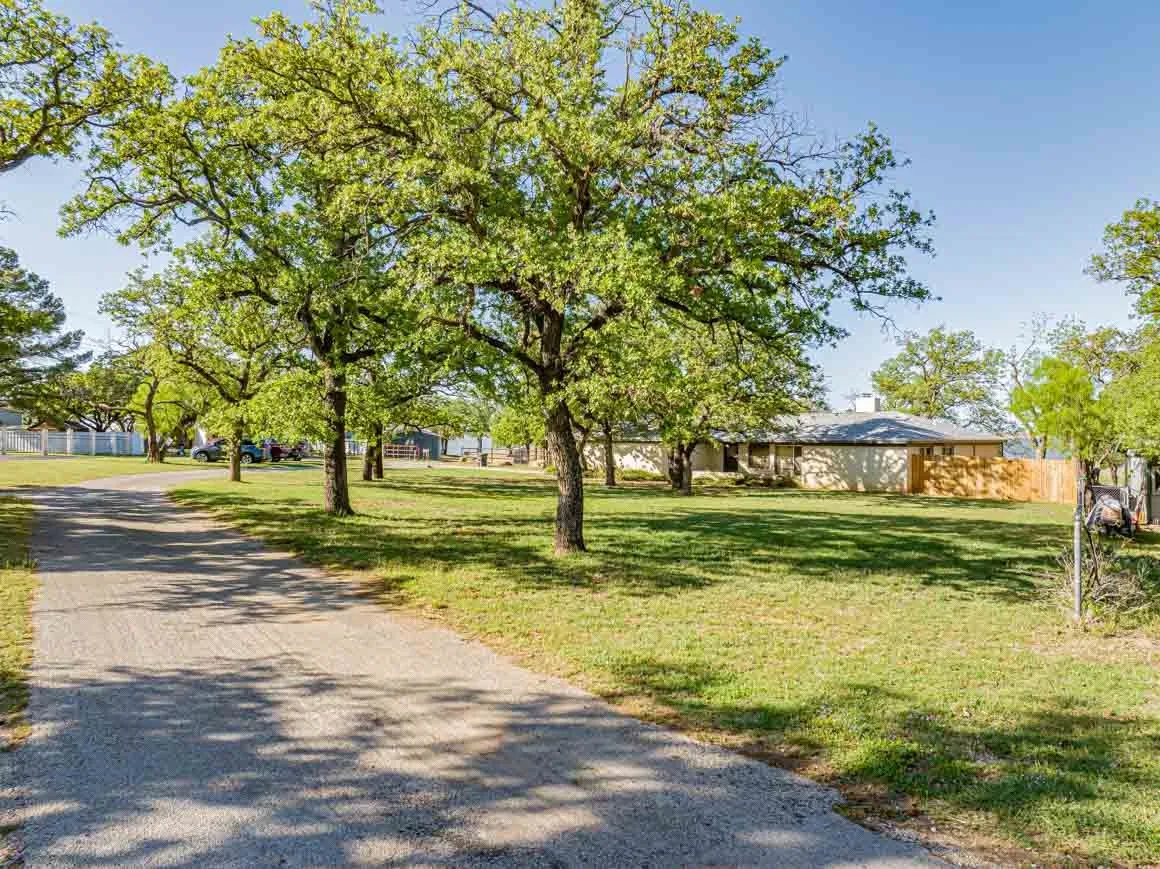 Single Family Residence For Sale in Stephens County , 10325 County Road 197, Breckenridge, Texas 76424, 3 Bedroom, 3 Bathroom, 2 Garage spaces, 1,688 Sqft, built in 1972, mls#21229575, Real Estate Agent in Breckenridge, Homes For Sale in Stephens county, Homes For Sale in Breckenridge, Realtor in Breckenridge Texas, Real Estate Brokerage Independent Realty Texas, Luminita Cordes Realtor