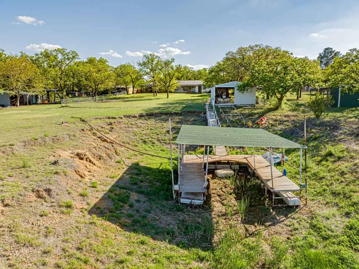 Single Family Residence For Sale in Stephens County , 10325 County Road 197, Breckenridge, Texas 76424, 3 Bedroom, 3 Bathroom, 2 Garage spaces, 1,688 Sqft, built in 1972, mls#21229575, Real Estate Agent in Breckenridge, Homes For Sale in Stephens county, Homes For Sale in Breckenridge, Realtor in Breckenridge Texas, Real Estate Brokerage Independent Realty Texas, Luminita Cordes Realtor