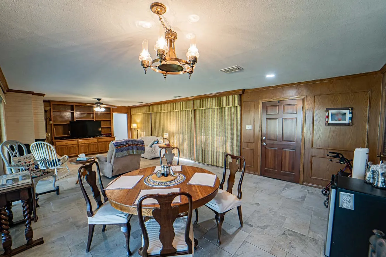 Single Family Residence For Sale in Stephens County , 10325 County Road 197, Breckenridge, Texas 76424, 3 Bedroom, 3 Bathroom, 2 Garage spaces, 1,688 Sqft, built in 1972, mls#21229575, Real Estate Agent in Breckenridge, Homes For Sale in Stephens county, Homes For Sale in Breckenridge, Realtor in Breckenridge Texas, Real Estate Brokerage Independent Realty Texas, Luminita Cordes Realtor