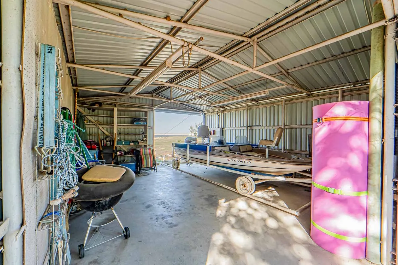 Single Family Residence For Sale in Stephens County , 10325 County Road 197, Breckenridge, Texas 76424, 3 Bedroom, 3 Bathroom, 2 Garage spaces, 1,688 Sqft, built in 1972, mls#21229575, Real Estate Agent in Breckenridge, Homes For Sale in Stephens county, Homes For Sale in Breckenridge, Realtor in Breckenridge Texas, Real Estate Brokerage Independent Realty Texas, Luminita Cordes Realtor