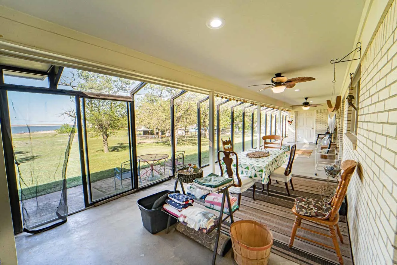 Single Family Residence For Sale in Stephens County , 10325 County Road 197, Breckenridge, Texas 76424, 3 Bedroom, 3 Bathroom, 2 Garage spaces, 1,688 Sqft, built in 1972, mls#21229575, Real Estate Agent in Breckenridge, Homes For Sale in Stephens county, Homes For Sale in Breckenridge, Realtor in Breckenridge Texas, Real Estate Brokerage Independent Realty Texas, Luminita Cordes Realtor