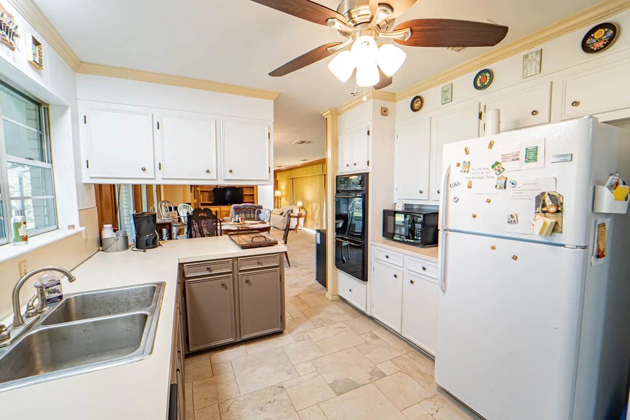 Single Family Residence For Sale in Stephens County , 10325 County Road 197, Breckenridge, Texas 76424, 3 Bedroom, 3 Bathroom, 2 Garage spaces, 1,688 Sqft, built in 1972, mls#21229575, Real Estate Agent in Breckenridge, Homes For Sale in Stephens county, Homes For Sale in Breckenridge, Realtor in Breckenridge Texas, Real Estate Brokerage Independent Realty Texas, Luminita Cordes Realtor