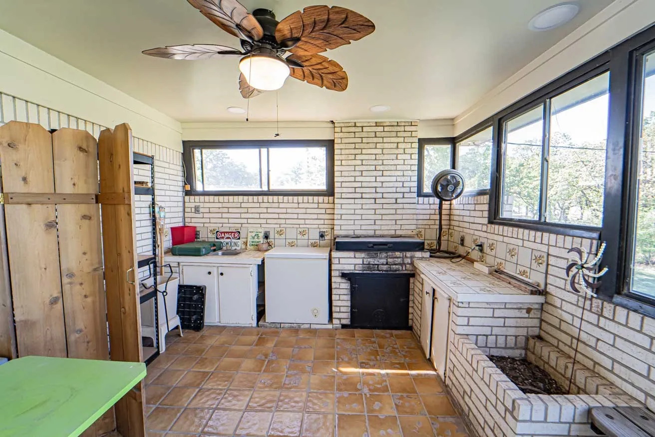 Single Family Residence For Sale in Stephens County , 10325 County Road 197, Breckenridge, Texas 76424, 3 Bedroom, 3 Bathroom, 2 Garage spaces, 1,688 Sqft, built in 1972, mls#21229575, Real Estate Agent in Breckenridge, Homes For Sale in Stephens county, Homes For Sale in Breckenridge, Realtor in Breckenridge Texas, Real Estate Brokerage Independent Realty Texas, Luminita Cordes Realtor