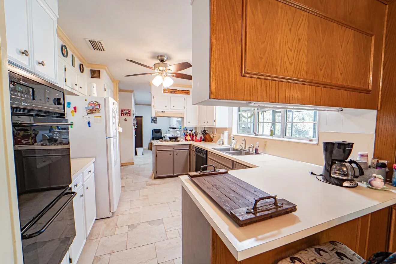 Single Family Residence For Sale in Stephens County , 10325 County Road 197, Breckenridge, Texas 76424, 3 Bedroom, 3 Bathroom, 2 Garage spaces, 1,688 Sqft, built in 1972, mls#21229575, Real Estate Agent in Breckenridge, Homes For Sale in Stephens county, Homes For Sale in Breckenridge, Realtor in Breckenridge Texas, Real Estate Brokerage Independent Realty Texas, Luminita Cordes Realtor