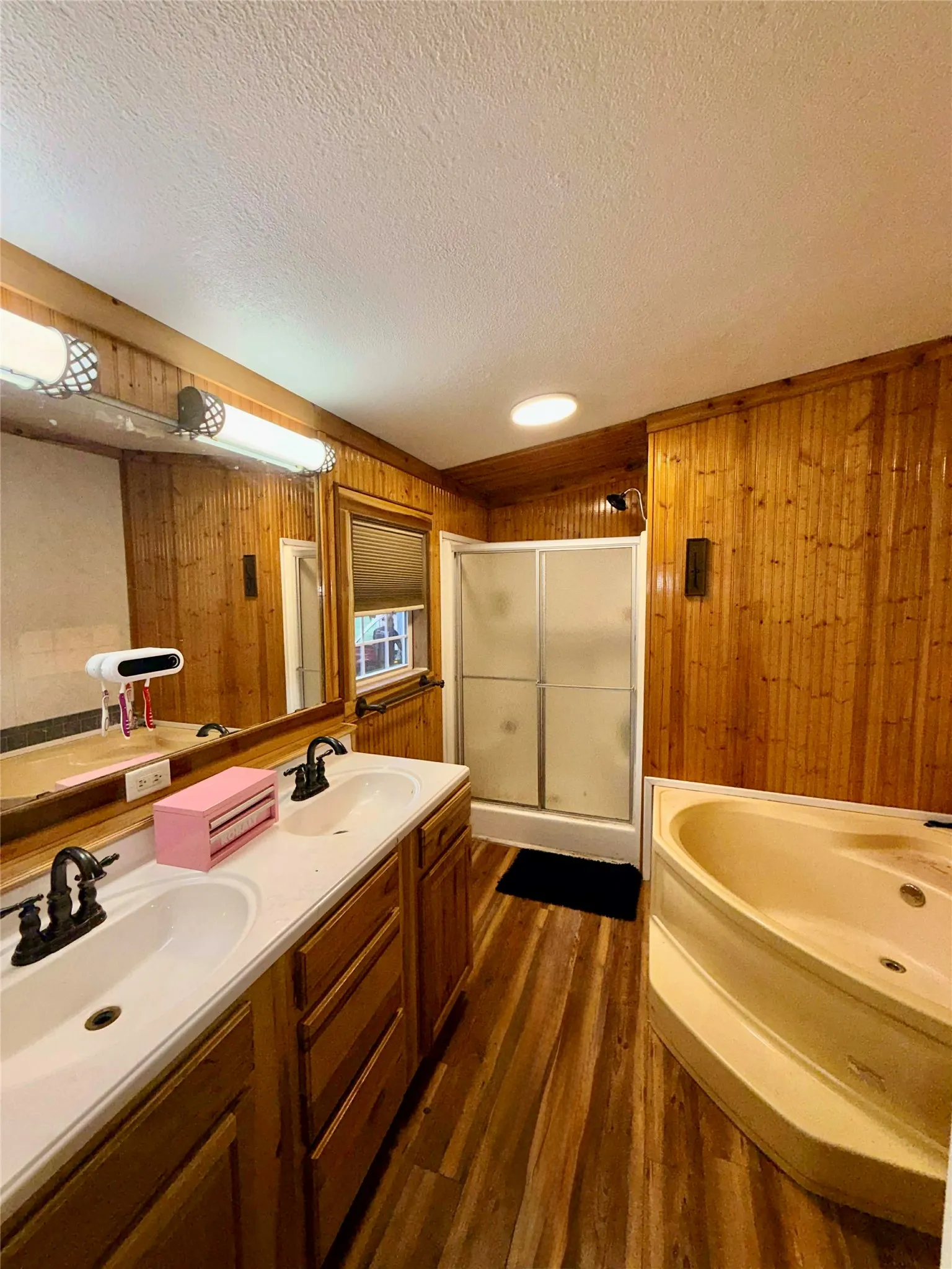 Single Family Residence For Sale in Henderson County , 9416 MANNING RANCH Road, Payne Springs, Texas 75124, 3 Bedroom, 2 Bathroom, 1 Garage spaces, 1,681 Sqft, built in 2004, Preowned, mls#21229594, Real Estate Agent in Payne Springs, Homes For Sale in Henderson county, Homes For Sale in Payne Springs, Realtor in Payne Springs Texas, Real Estate Brokerage Independent Realty Texas, Luminita Cordes Realtor