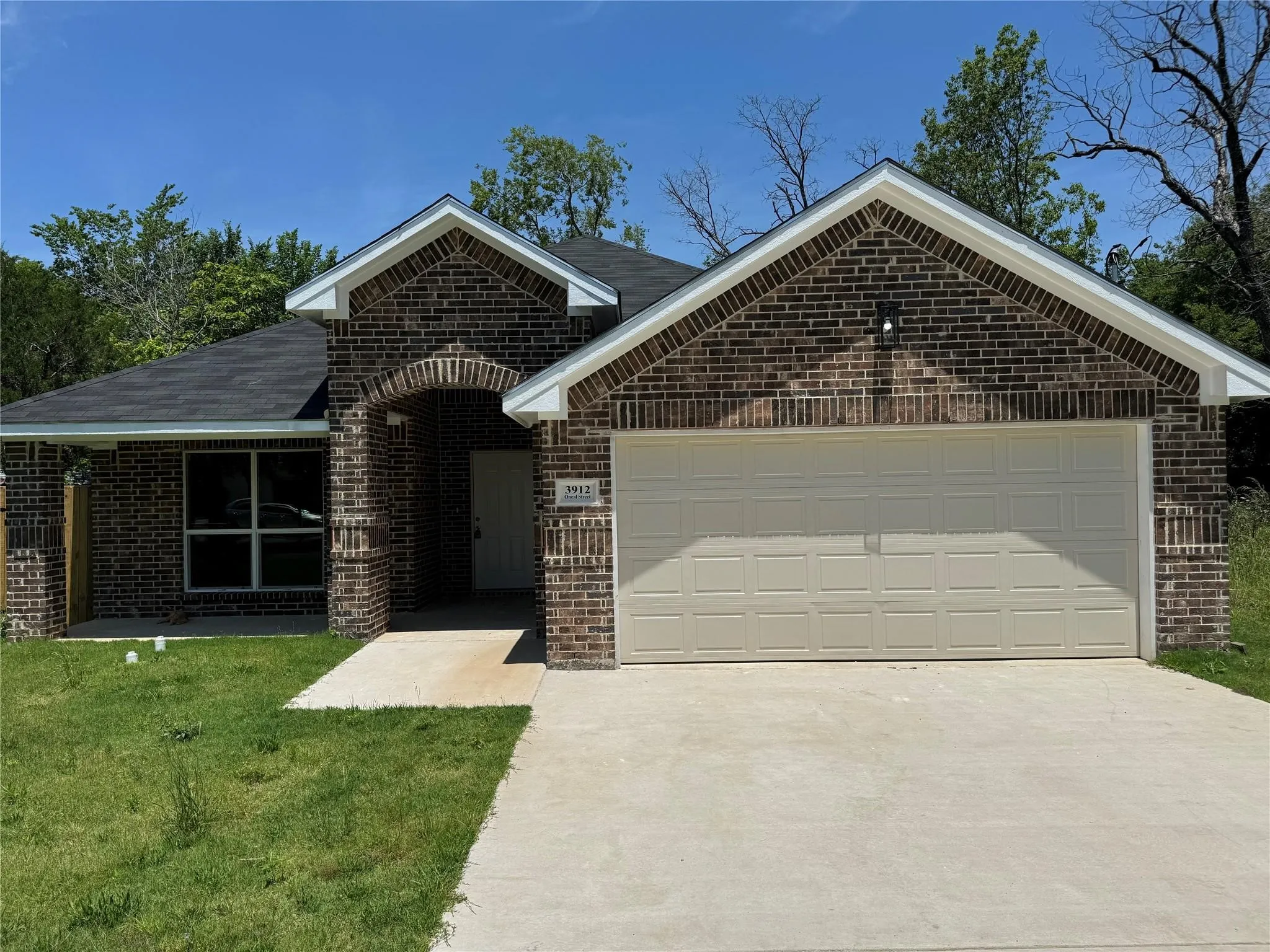 Single Family Residence For Rent in Hunt County , 3912 Oneal Street, Greenville, Texas 75401, 3 Bedroom, 3 Bathroom, 2 Garage spaces, 1,592 Sqft, built in 2024, mls#21229621, Real Estate Agent in Greenville, Homes For Rent in Hunt county, Homes For Rent in Greenville, Realtor in Greenville Texas, Real Estate Brokerage Independent Realty Texas, Luminita Cordes Realtor