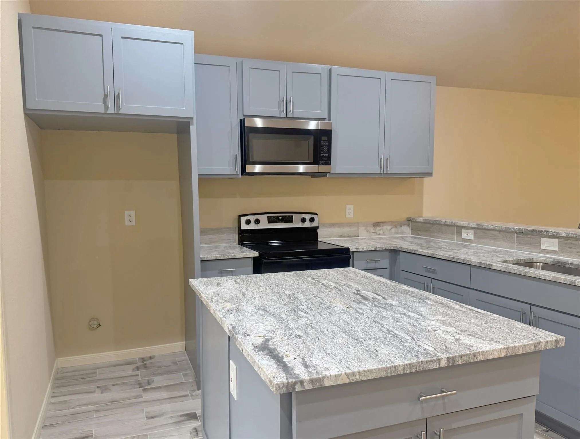 Single Family Residence For Rent in Hunt County , 3912 Oneal Street, Greenville, Texas 75401, 3 Bedroom, 3 Bathroom, 2 Garage spaces, 1,592 Sqft, built in 2024, mls#21229621, Real Estate Agent in Greenville, Homes For Rent in Hunt county, Homes For Rent in Greenville, Realtor in Greenville Texas, Real Estate Brokerage Independent Realty Texas, Luminita Cordes Realtor
