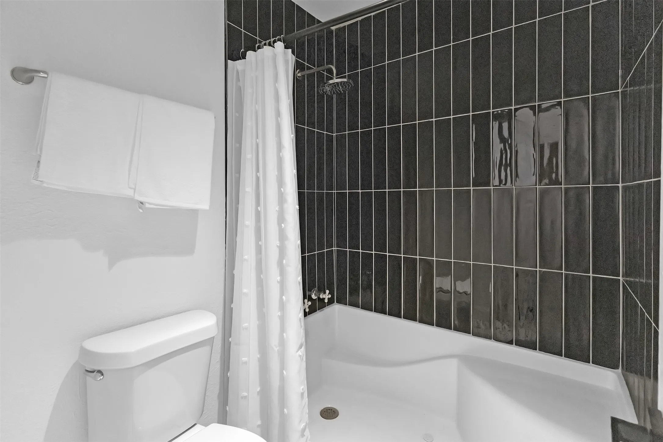 PRIMARY SUITE WALK-IN SHOWER