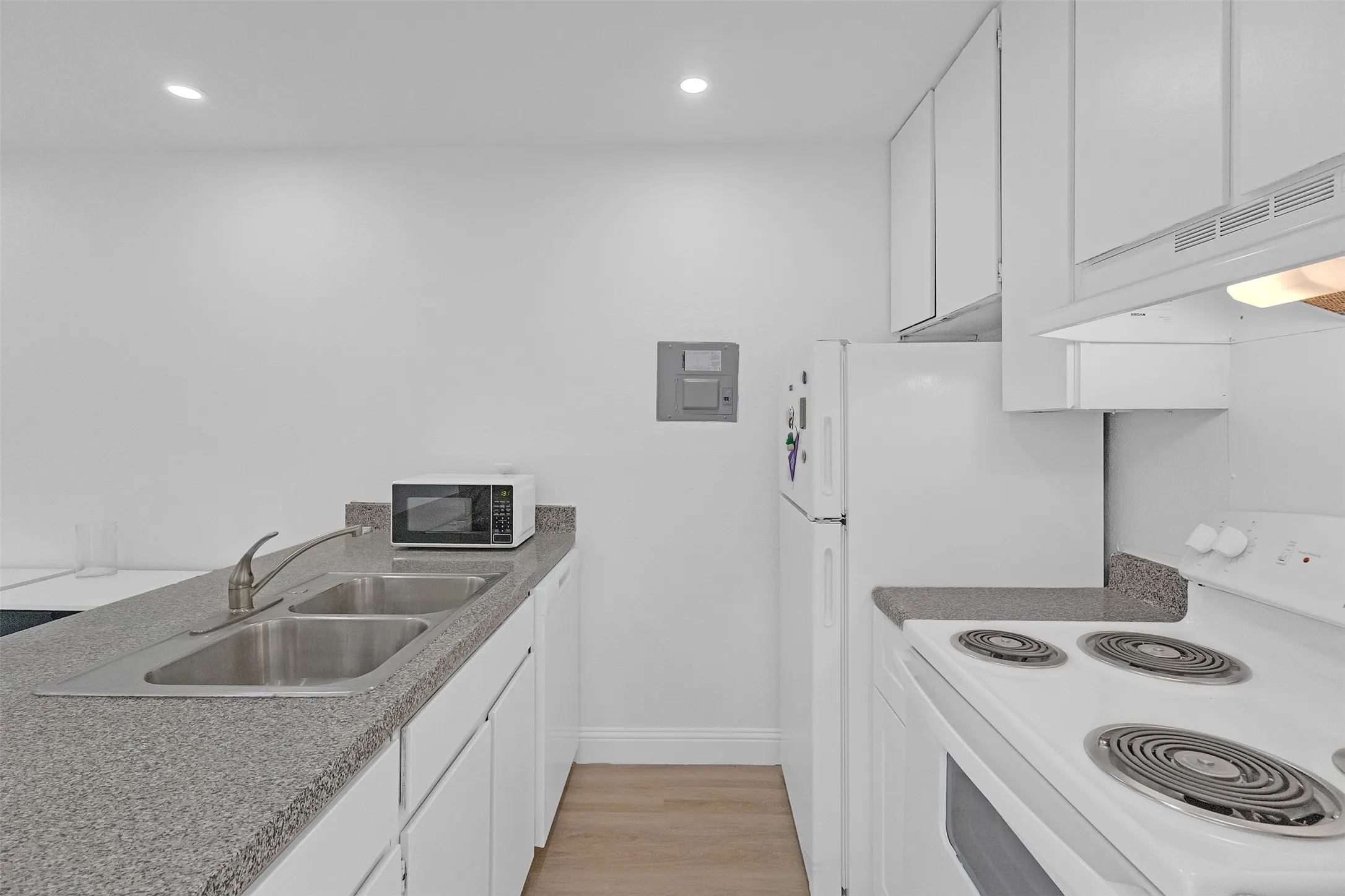 GALLEY KITCHEN