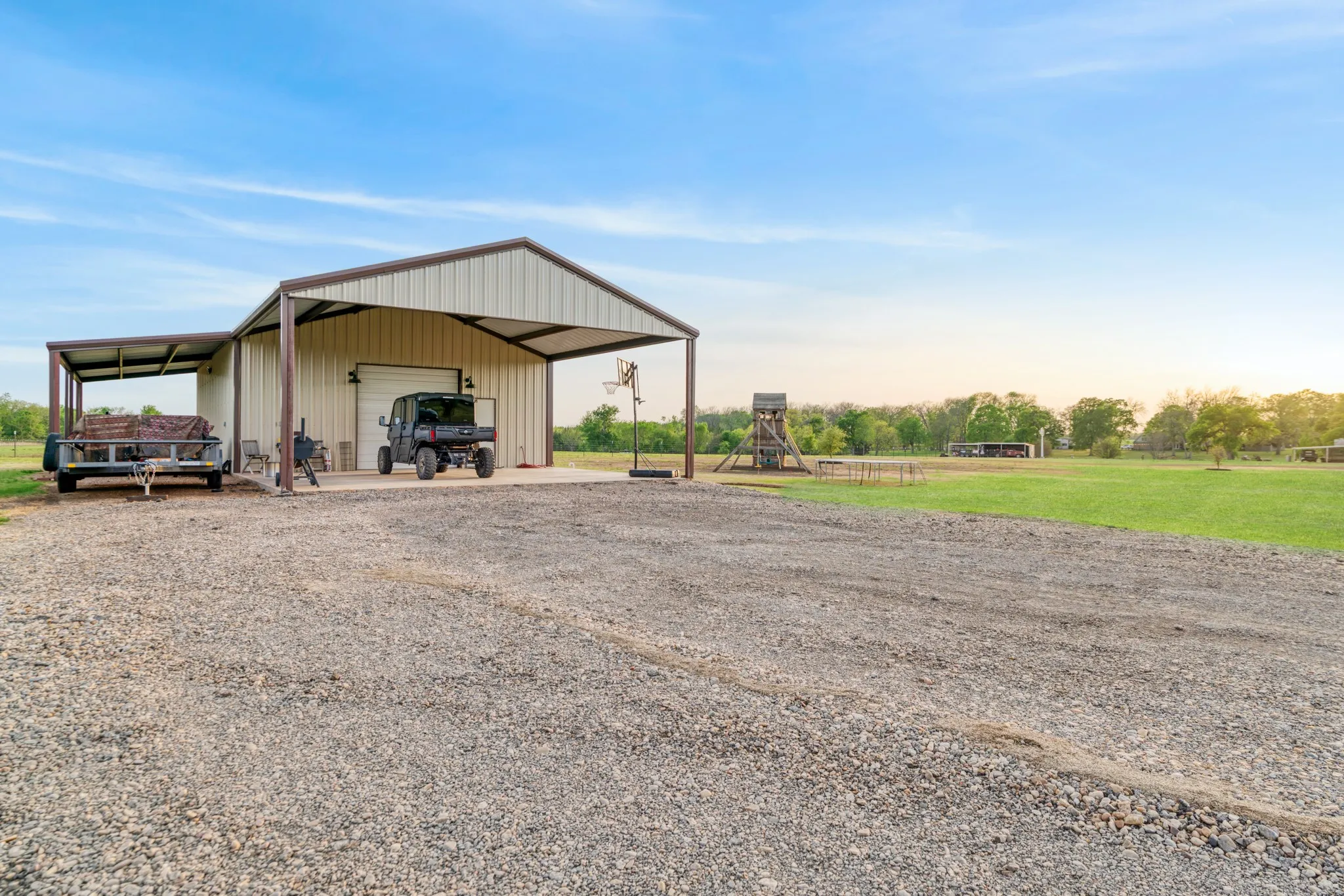 Single Family Residence For Sale in Fannin County , 1390 COUNTY ROAD 3500, Honey Grove, Texas 75446, 4 Bedroom, 3 Bathroom, 2 Garage spaces, 2,171 Sqft, built in 2017, Price $669,900, mls#21228301, Real Estate Agent in Honey Grove, Homes For Sale in Fannin county, Homes For Sale in Honey Grove, Realtor in Honey Grove Texas, Real Estate Brokerage Independent Realty Texas, Luminita Cordes Realtor