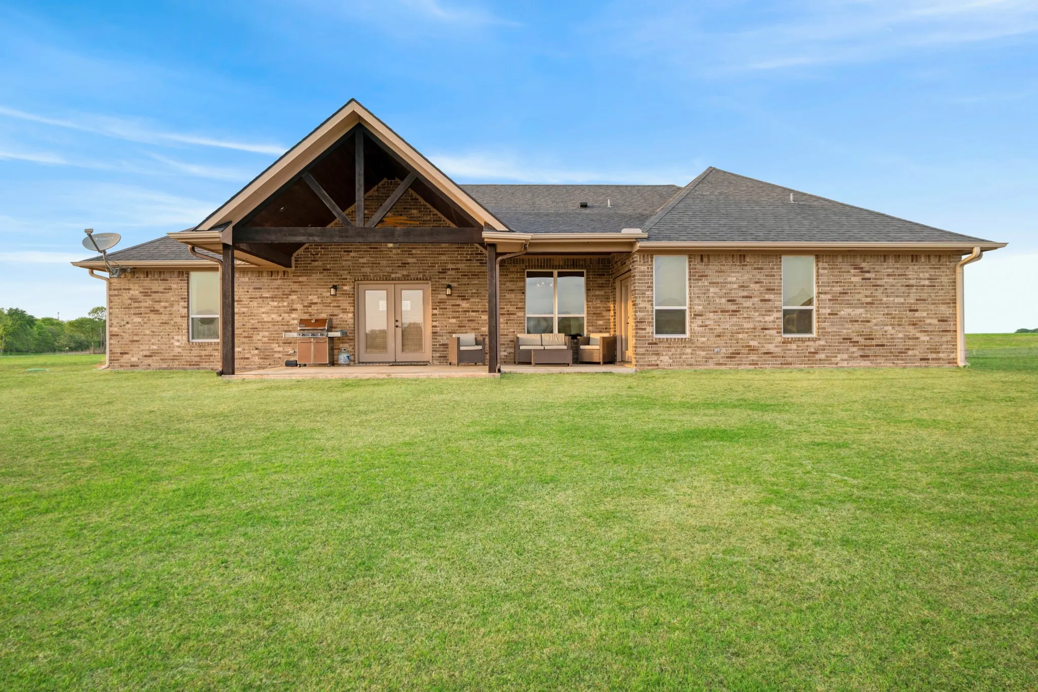 Single Family Residence For Sale in Fannin County , 1390 COUNTY ROAD 3500, Honey Grove, Texas 75446, 4 Bedroom, 3 Bathroom, 2 Garage spaces, 2,171 Sqft, built in 2017, Price $669,900, mls#21228301, Real Estate Agent in Honey Grove, Homes For Sale in Fannin county, Homes For Sale in Honey Grove, Realtor in Honey Grove Texas, Real Estate Brokerage Independent Realty Texas, Luminita Cordes Realtor