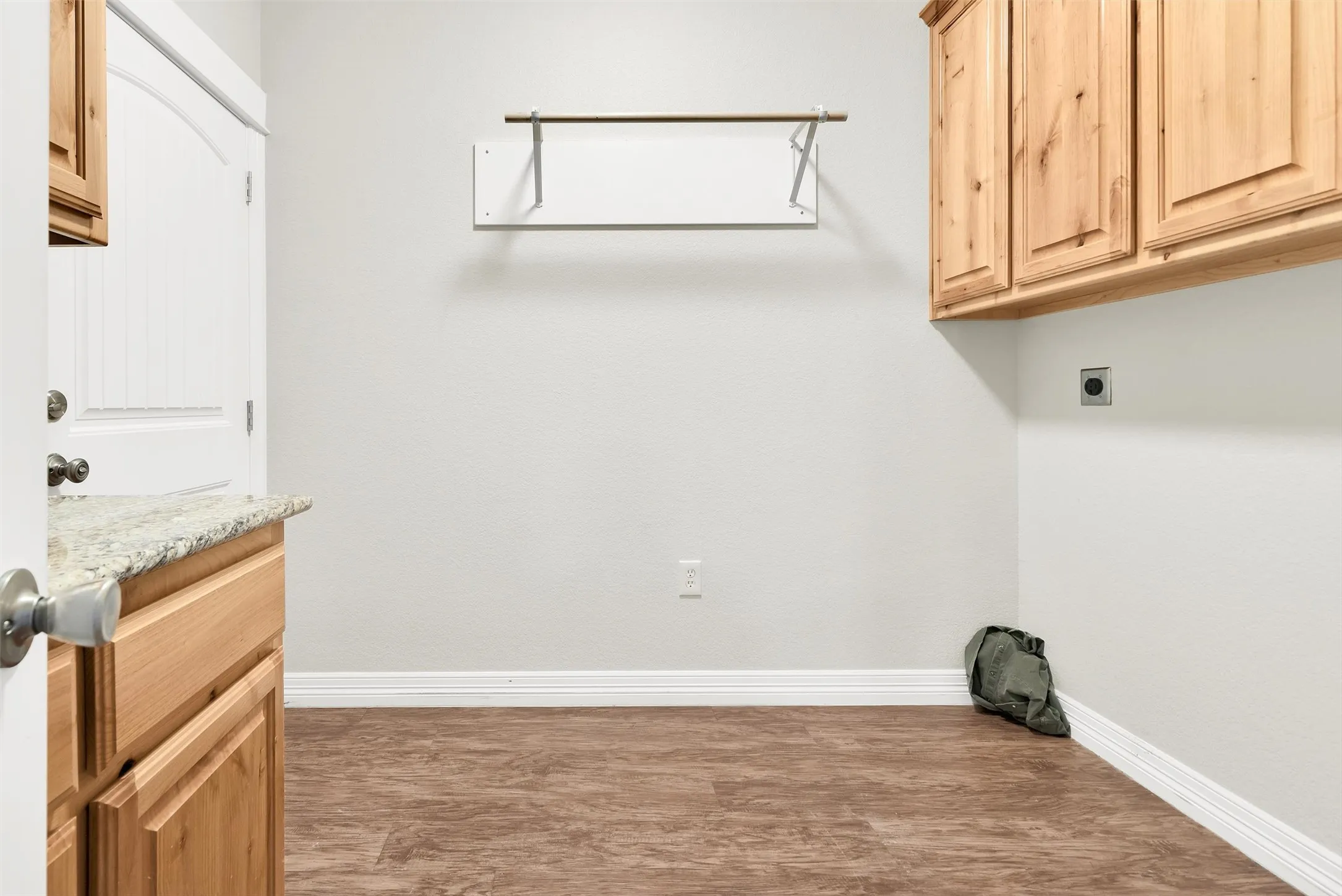 Single Family Residence For Sale in Grayson County , 105 Ashlyn Court, Whitesboro, Texas 76273, 3 Bedroom, 2 Bathroom, 2 Garage spaces, 1,638 Sqft, built in 2016, Preowned, mls#21228629, Real Estate Agent in Whitesboro, Homes For Sale in Grayson county, Homes For Sale in Whitesboro, Realtor in Whitesboro Texas, Real Estate Brokerage Independent Realty Texas, Luminita Cordes Realtor
