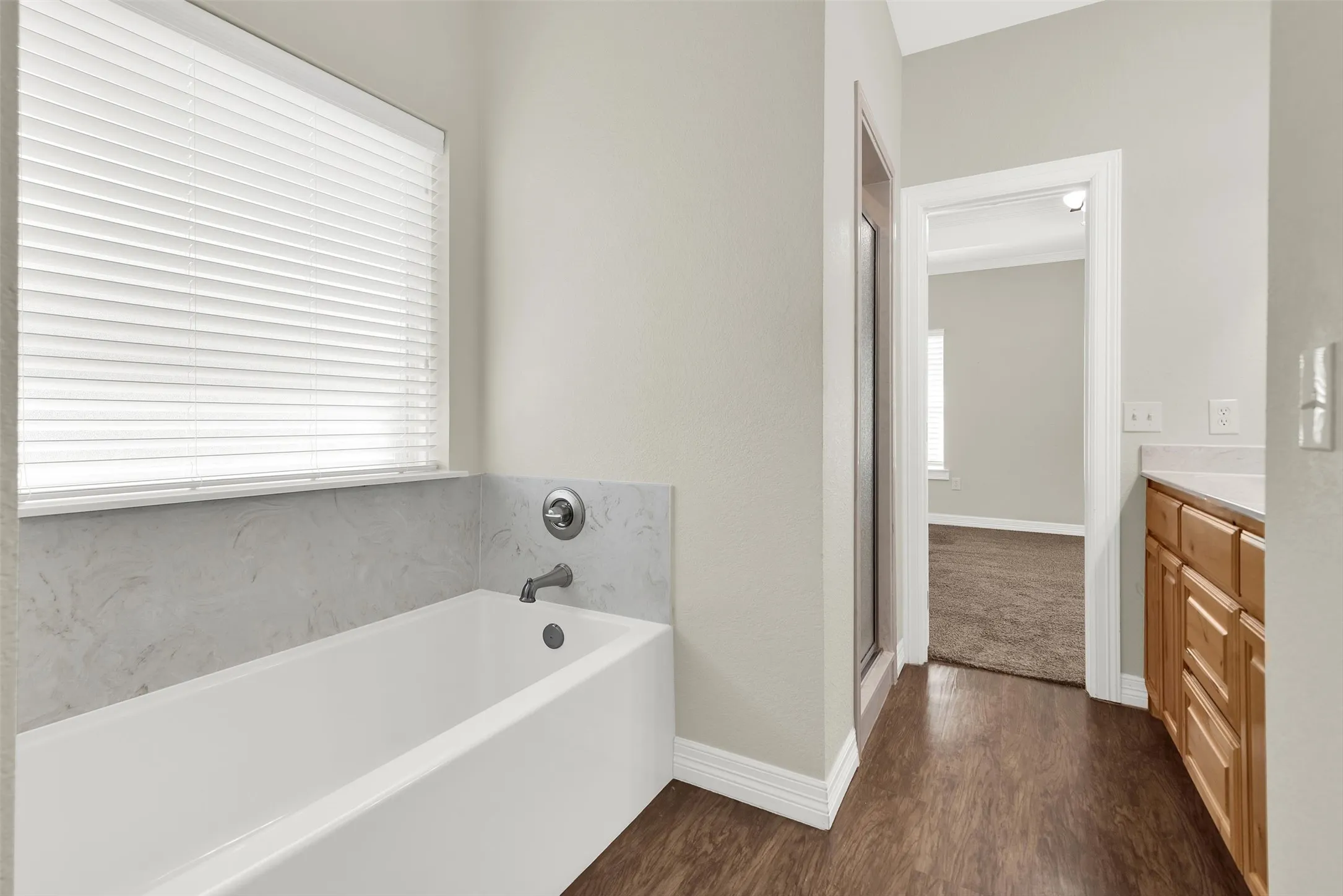 Single Family Residence For Sale in Grayson County , 105 Ashlyn Court, Whitesboro, Texas 76273, 3 Bedroom, 2 Bathroom, 2 Garage spaces, 1,638 Sqft, built in 2016, Preowned, mls#21228629, Real Estate Agent in Whitesboro, Homes For Sale in Grayson county, Homes For Sale in Whitesboro, Realtor in Whitesboro Texas, Real Estate Brokerage Independent Realty Texas, Luminita Cordes Realtor