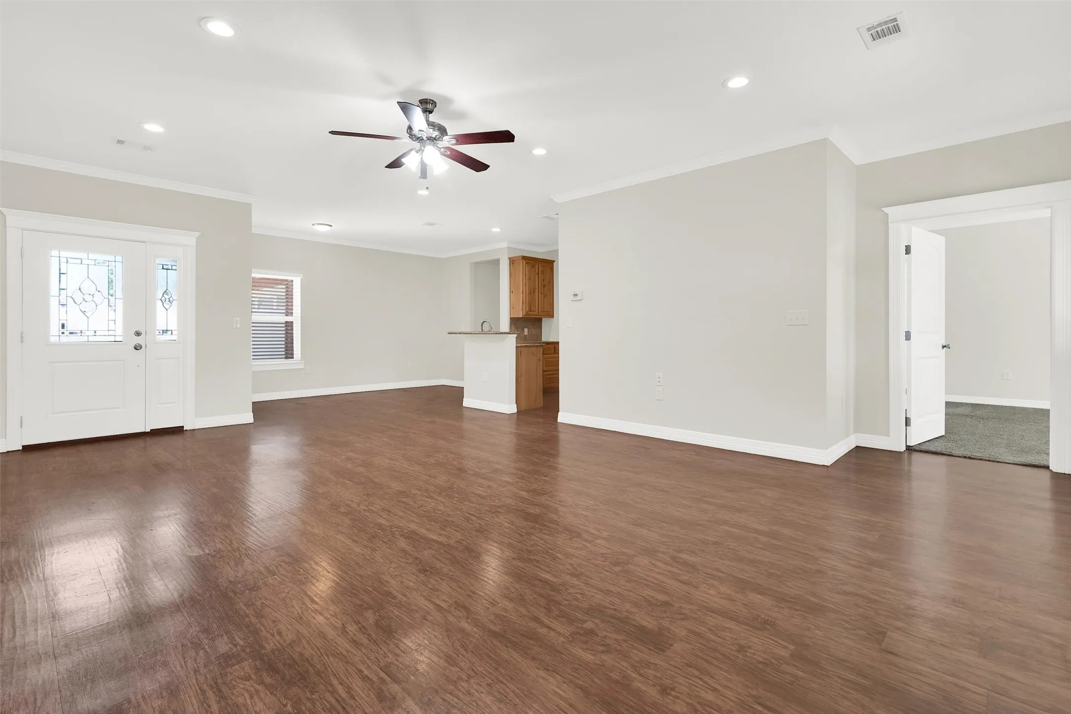Single Family Residence For Sale in Grayson County , 105 Ashlyn Court, Whitesboro, Texas 76273, 3 Bedroom, 2 Bathroom, 2 Garage spaces, 1,638 Sqft, built in 2016, Preowned, mls#21228629, Real Estate Agent in Whitesboro, Homes For Sale in Grayson county, Homes For Sale in Whitesboro, Realtor in Whitesboro Texas, Real Estate Brokerage Independent Realty Texas, Luminita Cordes Realtor