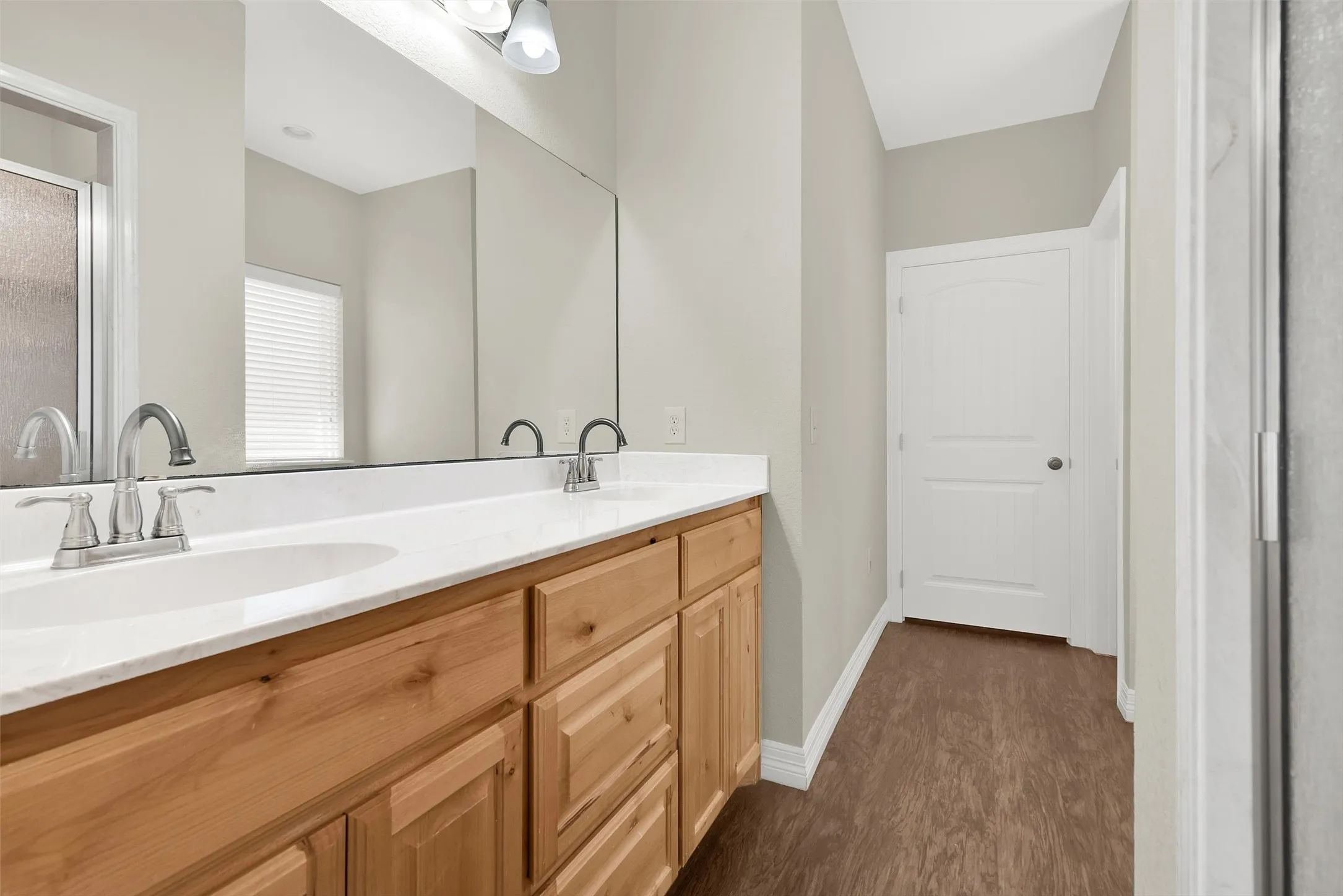 Single Family Residence For Sale in Grayson County , 105 Ashlyn Court, Whitesboro, Texas 76273, 3 Bedroom, 2 Bathroom, 2 Garage spaces, 1,638 Sqft, built in 2016, Preowned, mls#21228629, Real Estate Agent in Whitesboro, Homes For Sale in Grayson county, Homes For Sale in Whitesboro, Realtor in Whitesboro Texas, Real Estate Brokerage Independent Realty Texas, Luminita Cordes Realtor