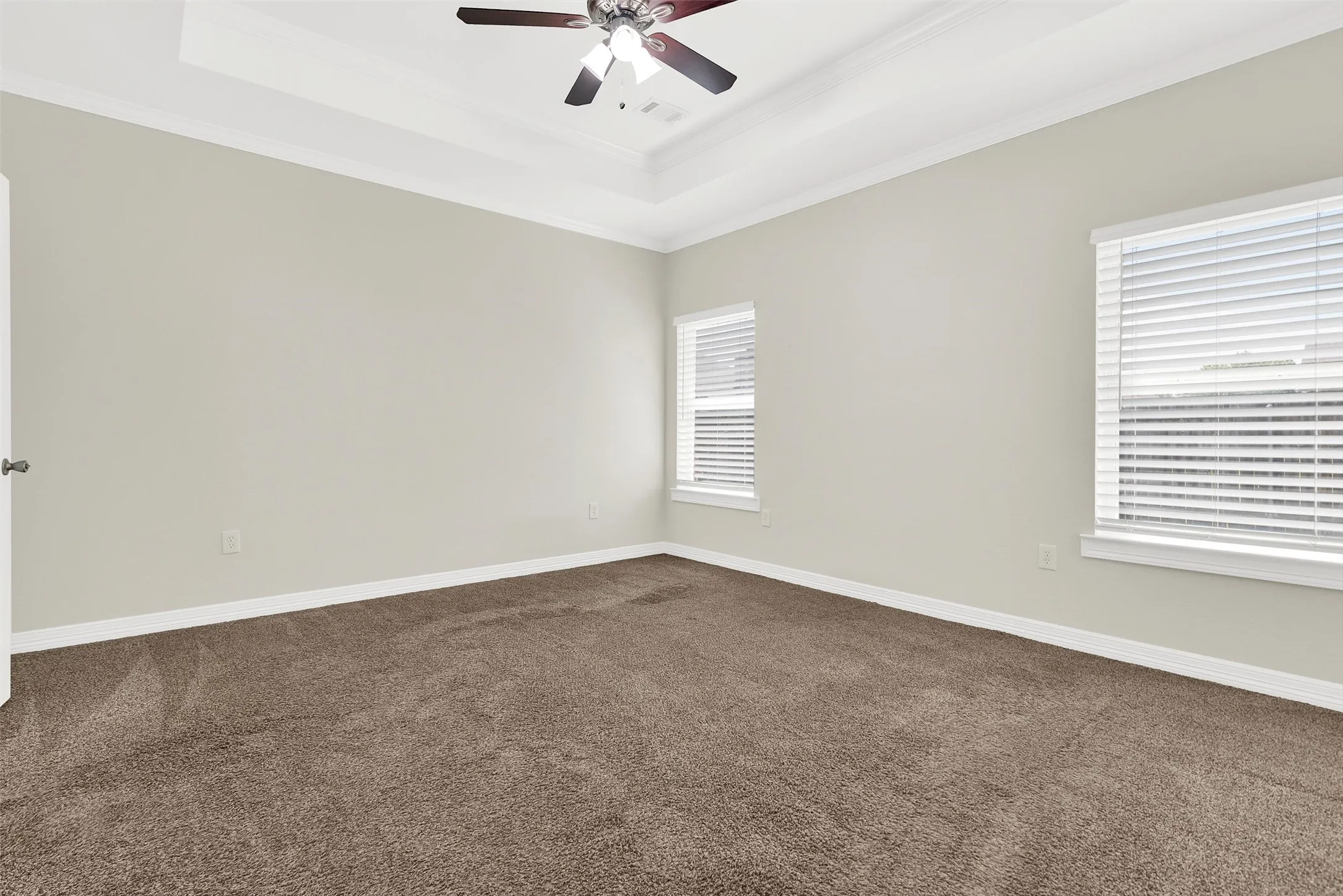 Single Family Residence For Sale in Grayson County , 105 Ashlyn Court, Whitesboro, Texas 76273, 3 Bedroom, 2 Bathroom, 2 Garage spaces, 1,638 Sqft, built in 2016, Preowned, mls#21228629, Real Estate Agent in Whitesboro, Homes For Sale in Grayson county, Homes For Sale in Whitesboro, Realtor in Whitesboro Texas, Real Estate Brokerage Independent Realty Texas, Luminita Cordes Realtor