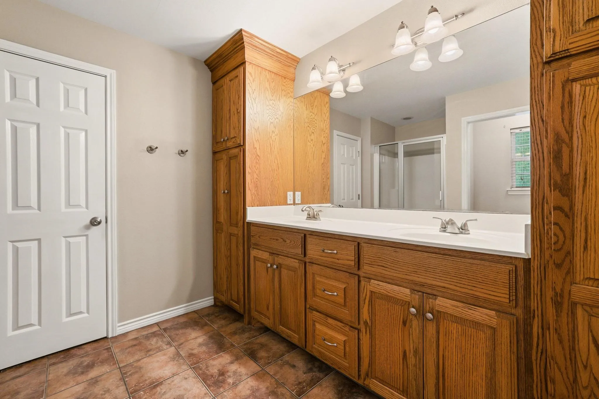 Single Family Residence For Sale in Grayson County , 386 Scoggins Road, Tioga, Texas 76271, 4 Bedroom, 2 Bathroom, 3 Garage spaces, 2,187 Sqft, built in 2005, mls#21228433, Real Estate Agent in Tioga, Homes For Sale in Grayson county, Homes For Sale in Tioga, Realtor in Tioga Texas, Real Estate Brokerage Independent Realty Texas, Luminita Cordes Realtor