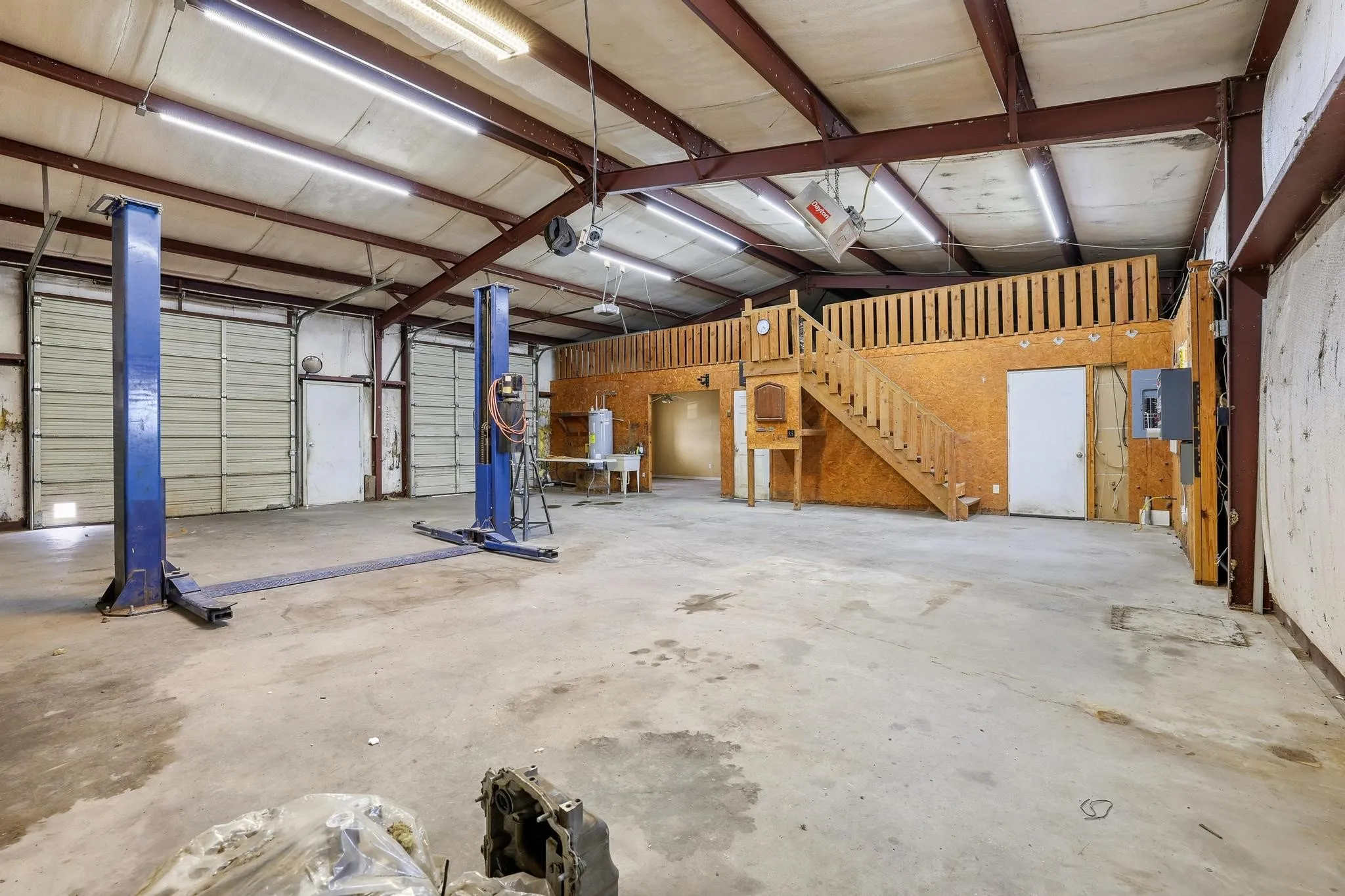 Single Family Residence For Sale in Grayson County , 386 Scoggins Road, Tioga, Texas 76271, 4 Bedroom, 2 Bathroom, 3 Garage spaces, 2,187 Sqft, built in 2005, mls#21228433, Real Estate Agent in Tioga, Homes For Sale in Grayson county, Homes For Sale in Tioga, Realtor in Tioga Texas, Real Estate Brokerage Independent Realty Texas, Luminita Cordes Realtor