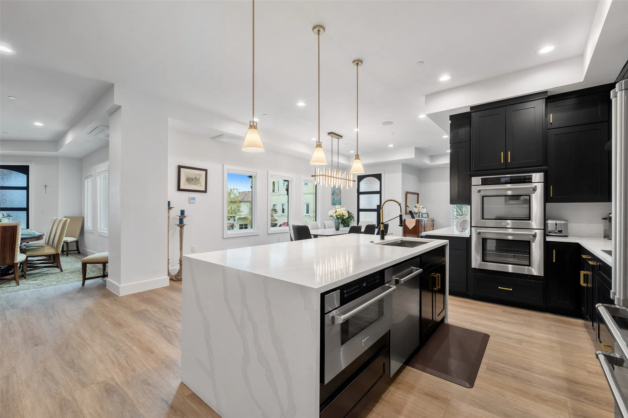 Condominium For Sale in Tarrant County , 62 Main Street 200, Colleyville, Texas 76034, 4 Bedroom, 4 Bathroom, 2 Garage spaces, 4,070 Sqft, built in 2002, Price $1,599,999, mls#21224901, Real Estate Agent in Colleyville, Homes For Sale in Tarrant county, Homes For Sale in Colleyville, Realtor in Colleyville Texas, Real Estate Brokerage Independent Realty Texas, Luminita Cordes Realtor