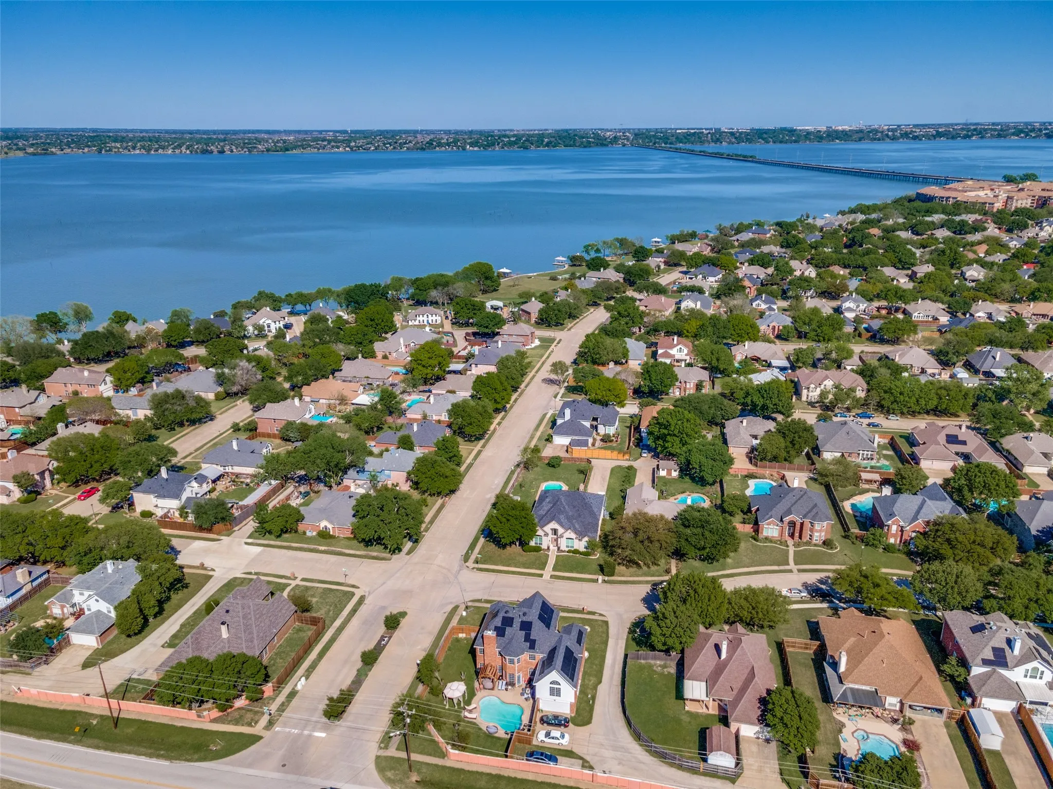 Proximity to Lake Ray Hubbard